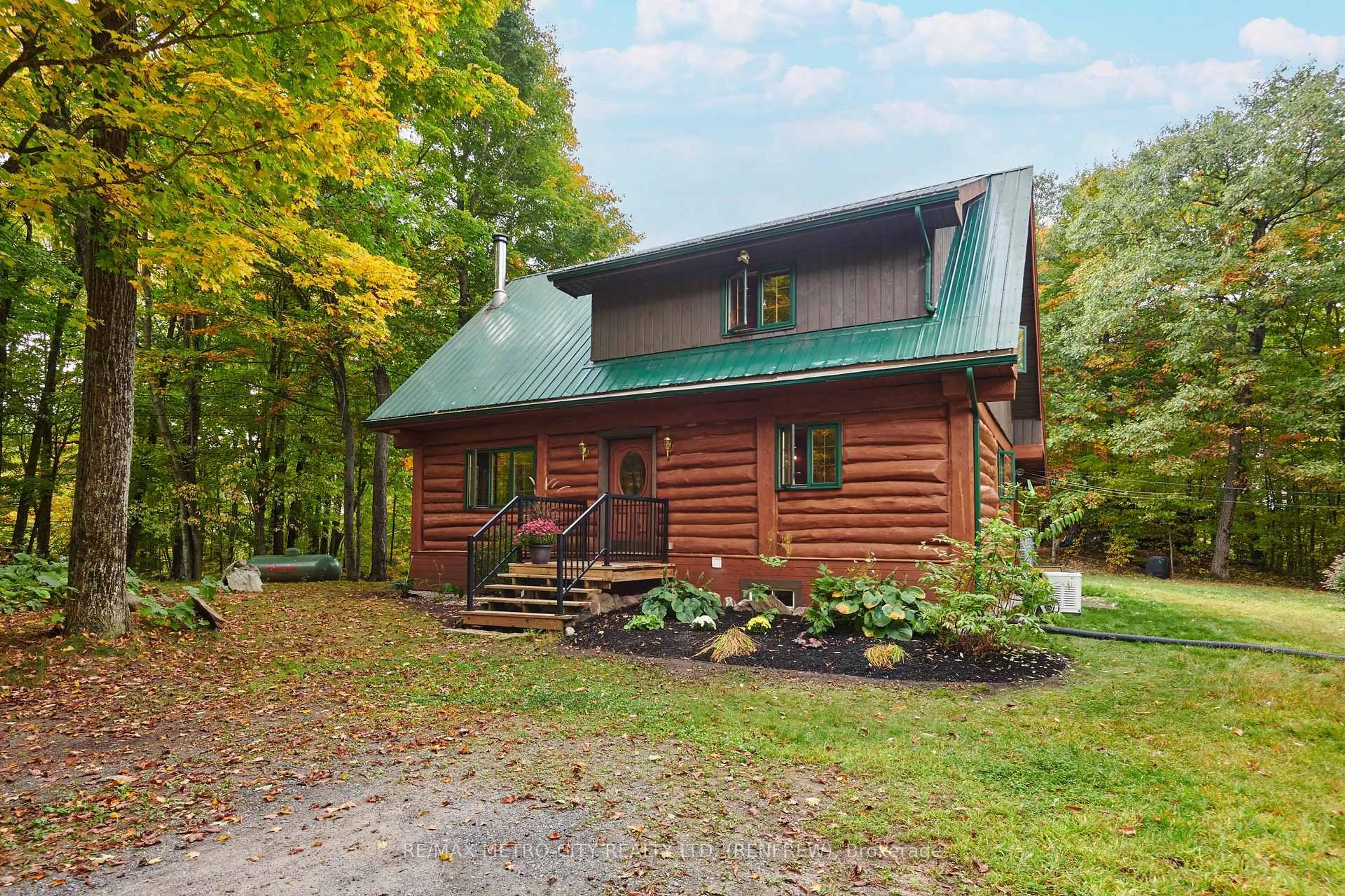 Unknown for 109 Scharf Lane, Calabogie Ontario K0J 1H0