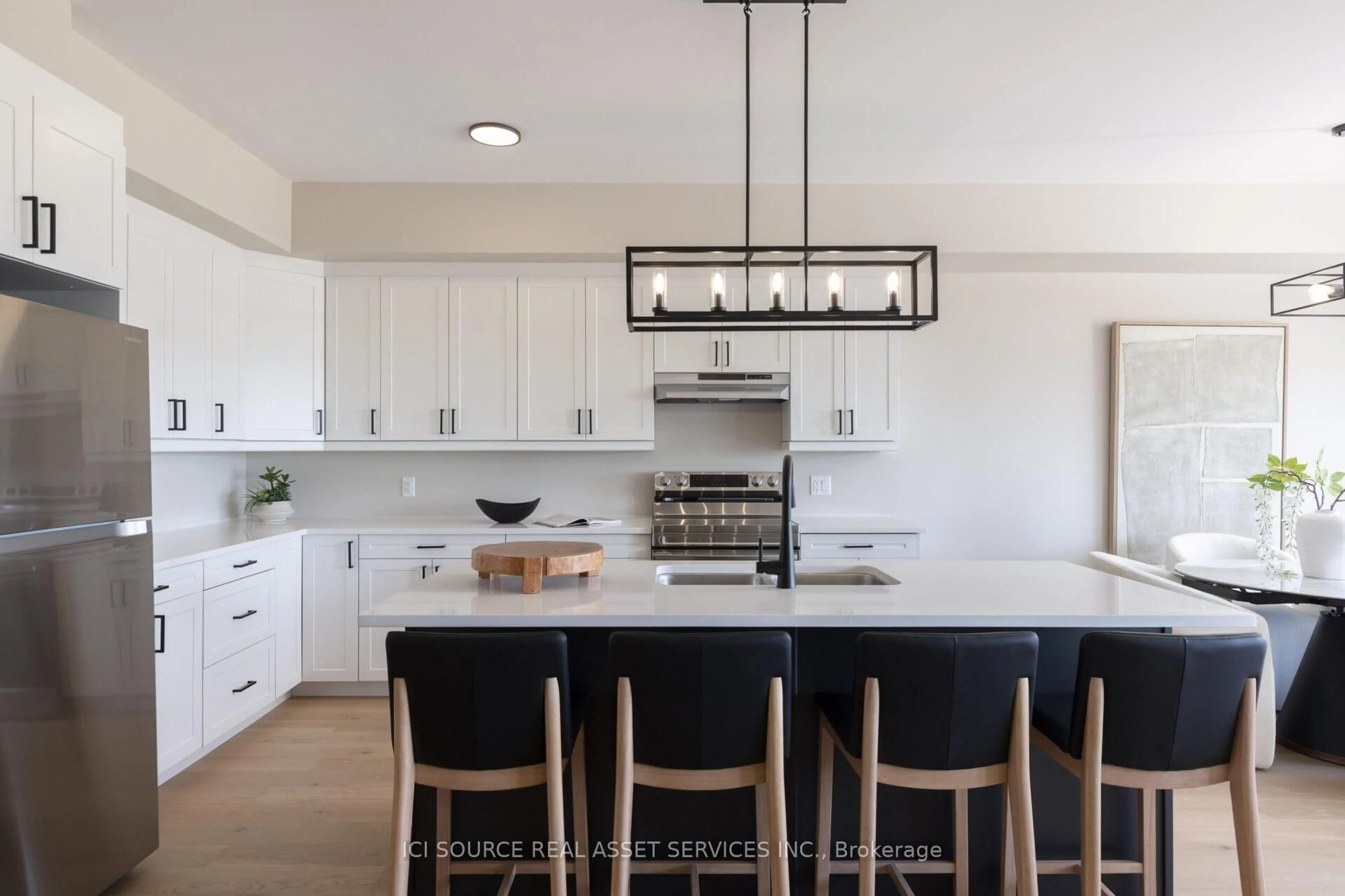 Open concept kitchen, ceramic/tile floor for 4061-2 Fracchioni Dr, Lincoln Ontario L3J 0R5