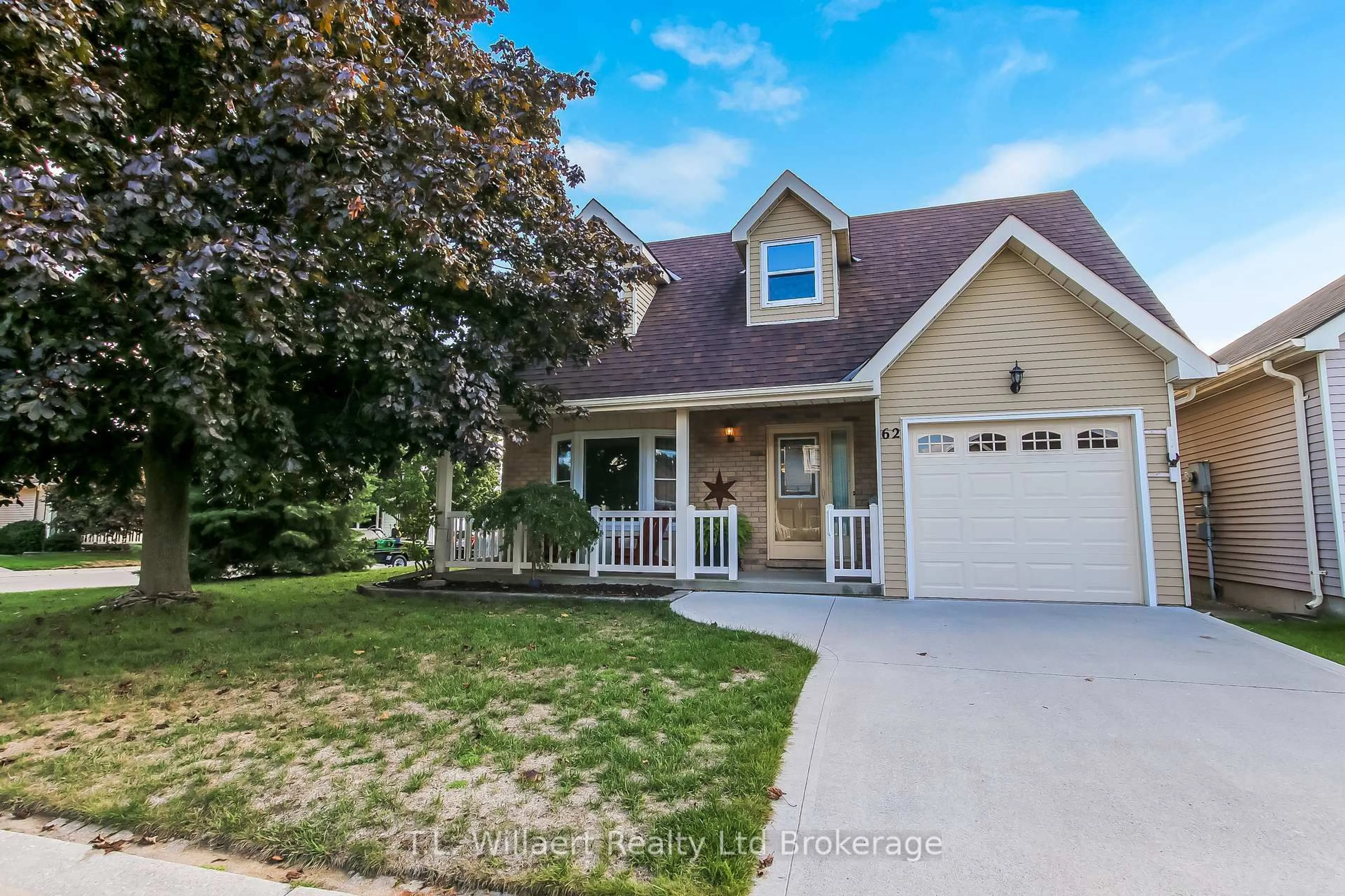 Home with vinyl exterior material, street for 62 Edwin Cres, Tillsonburg Ontario N4G 5H6