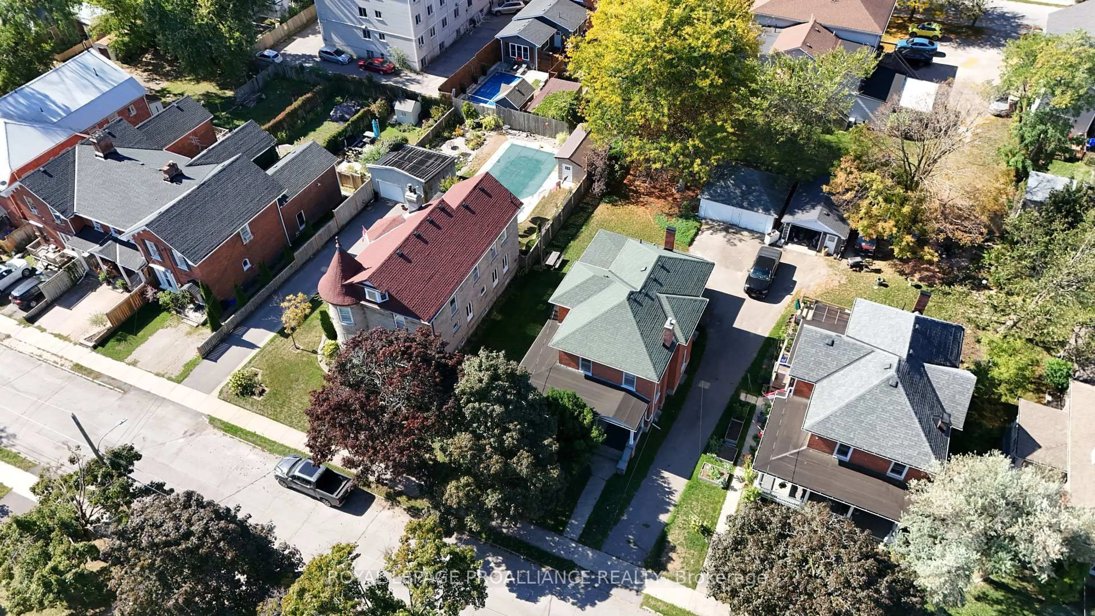 A pic from outside/outdoor area/front of a property/back of a property/a pic from drone, city buildings view from balcony for 282 George St, Belleville Ontario K8N 3H9