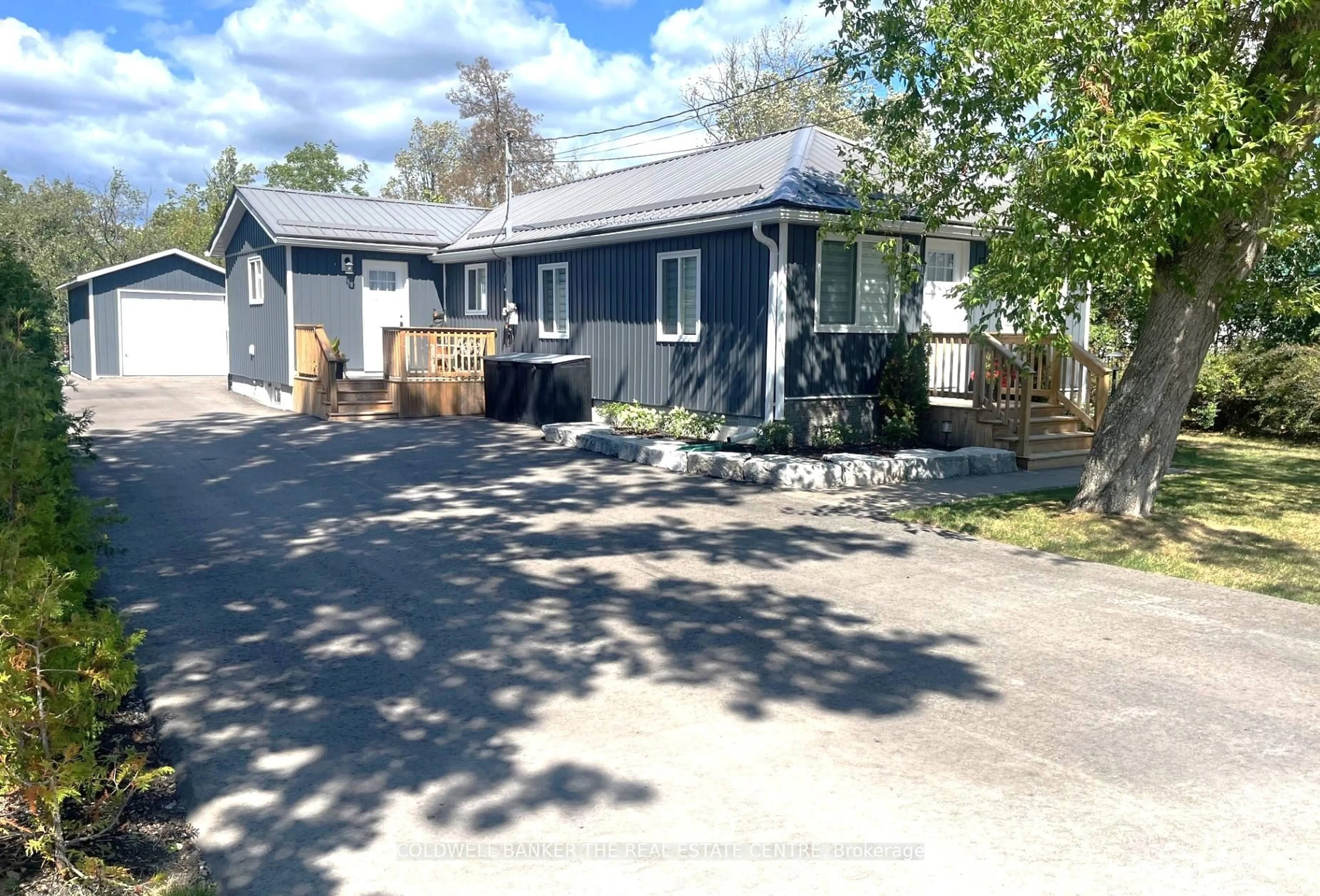 A pic from outside/outdoor area/front of a property/back of a property/a pic from drone, street for 55 Prince St, Kawartha Lakes Ontario K0M 1A0