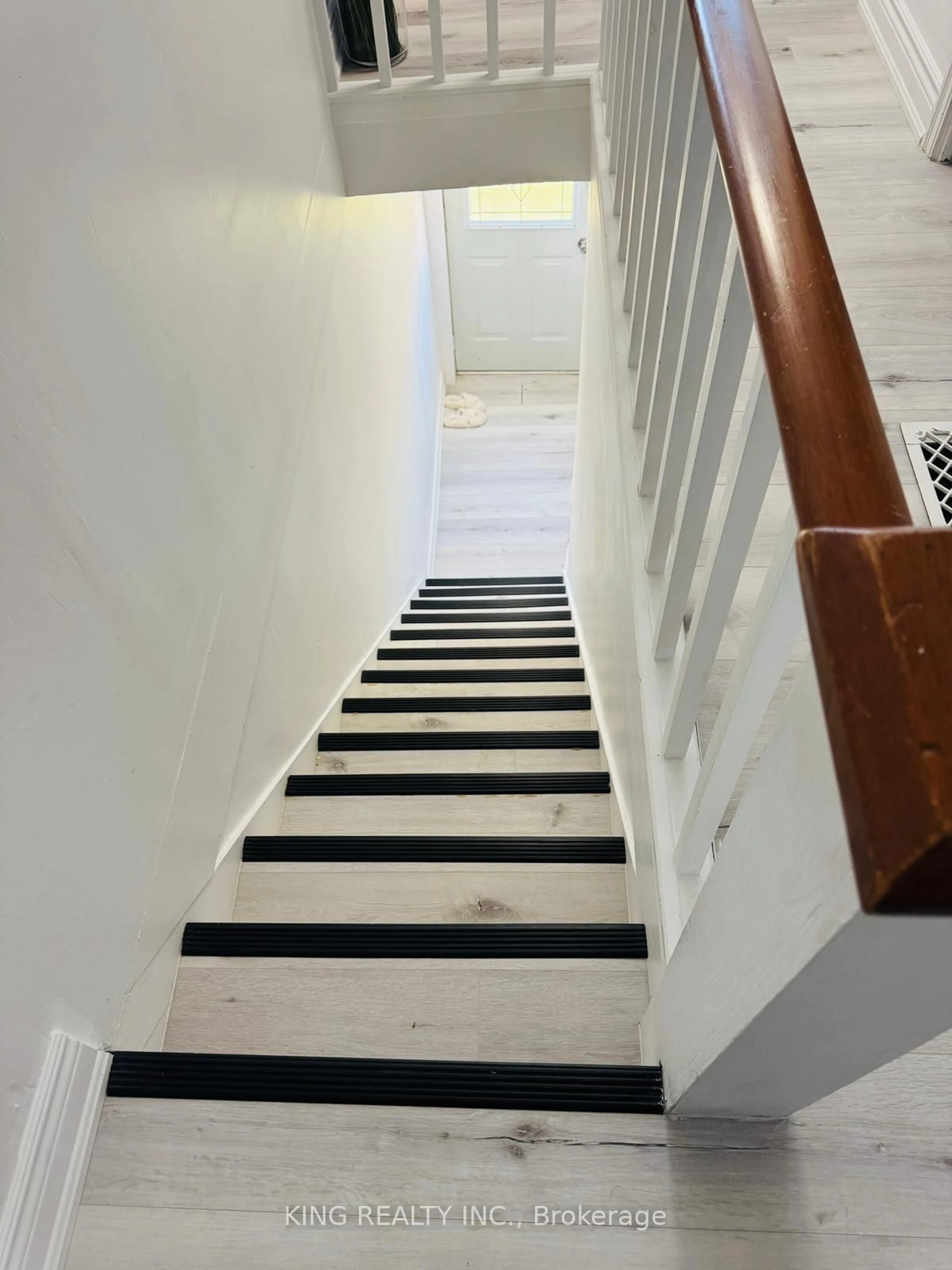 Stairs for 39 MAIN St, Bluewater Ontario N0M 2T0