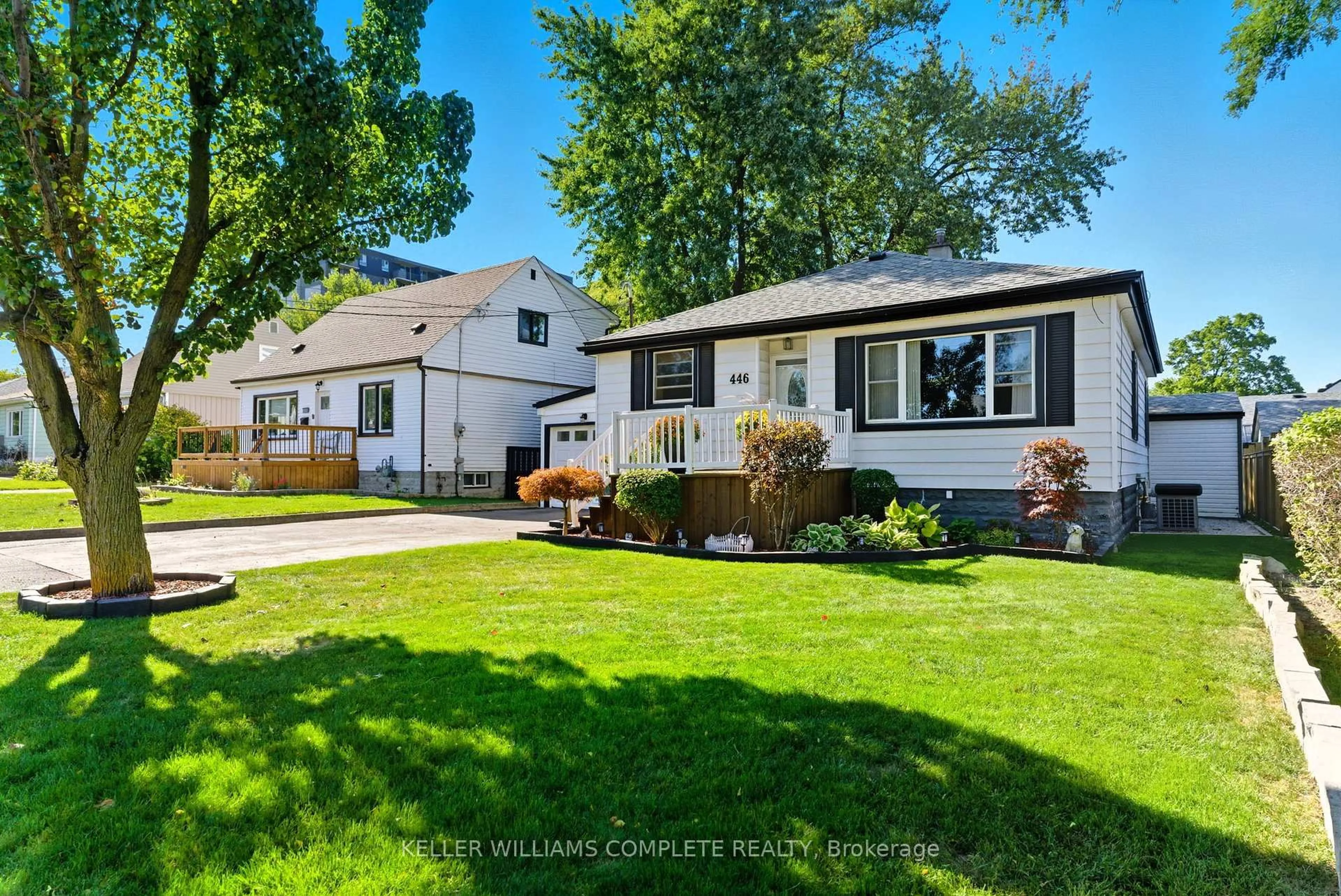 Home with vinyl exterior material, street for 446 East 42nd St, Hamilton Ontario L8T 3B3