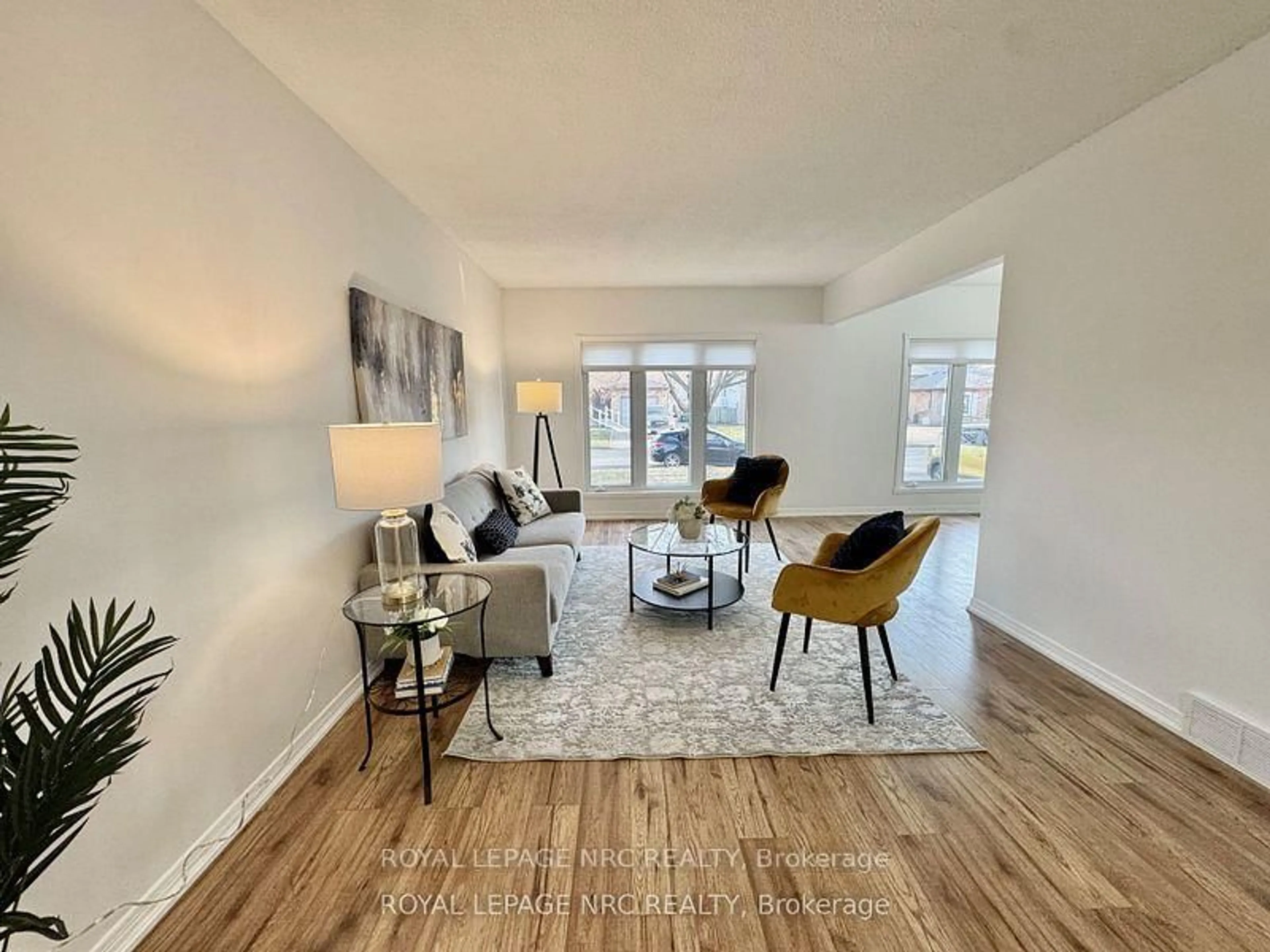 Living room with furniture, unknown for 10 Cornwell Circ, St. Catharines Ontario L2S 3C5