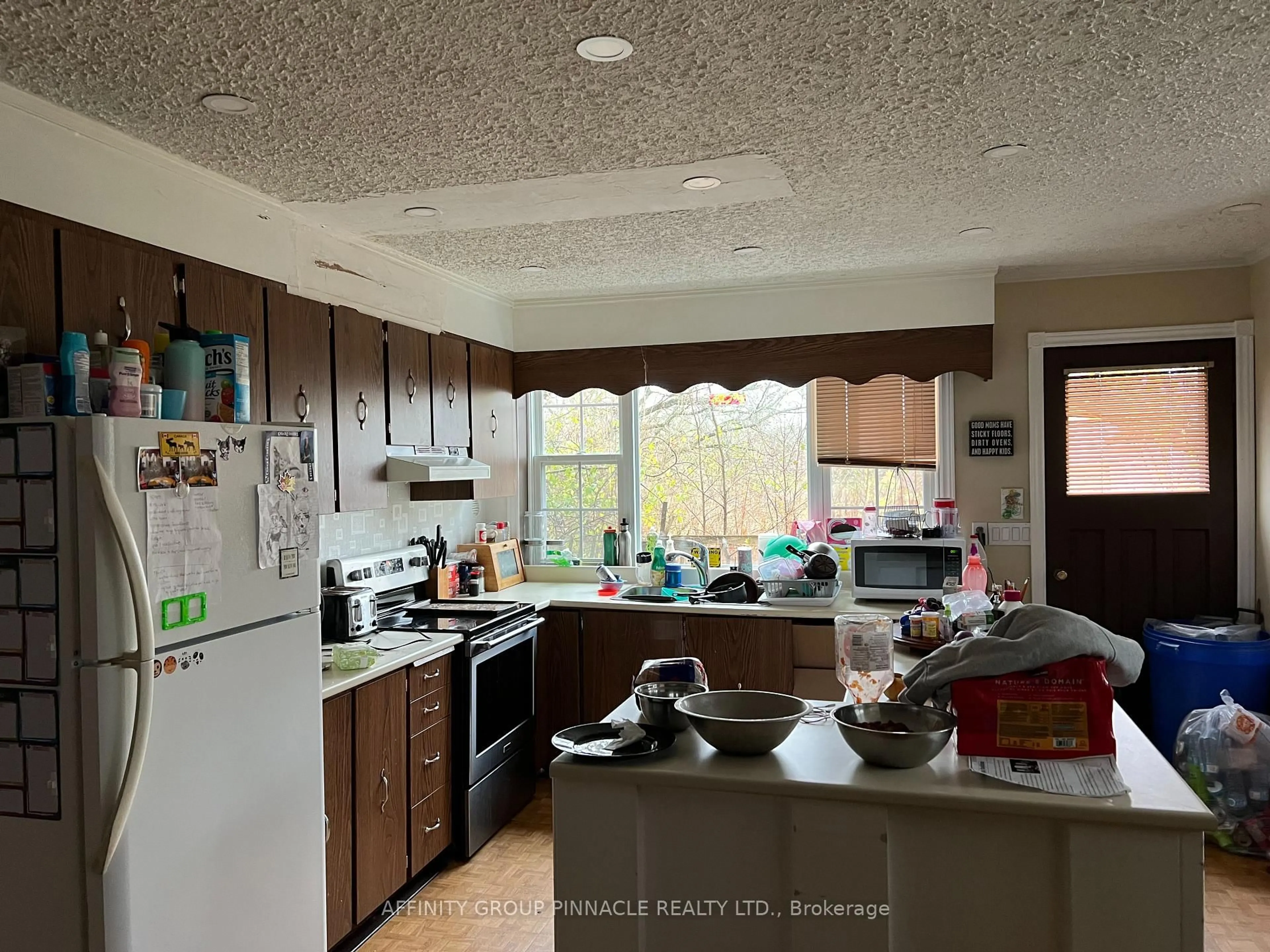 Standard kitchen, ceramic/tile floor for 302 County Road 8 Rd, Kawartha Lakes Ontario K0M 1N0