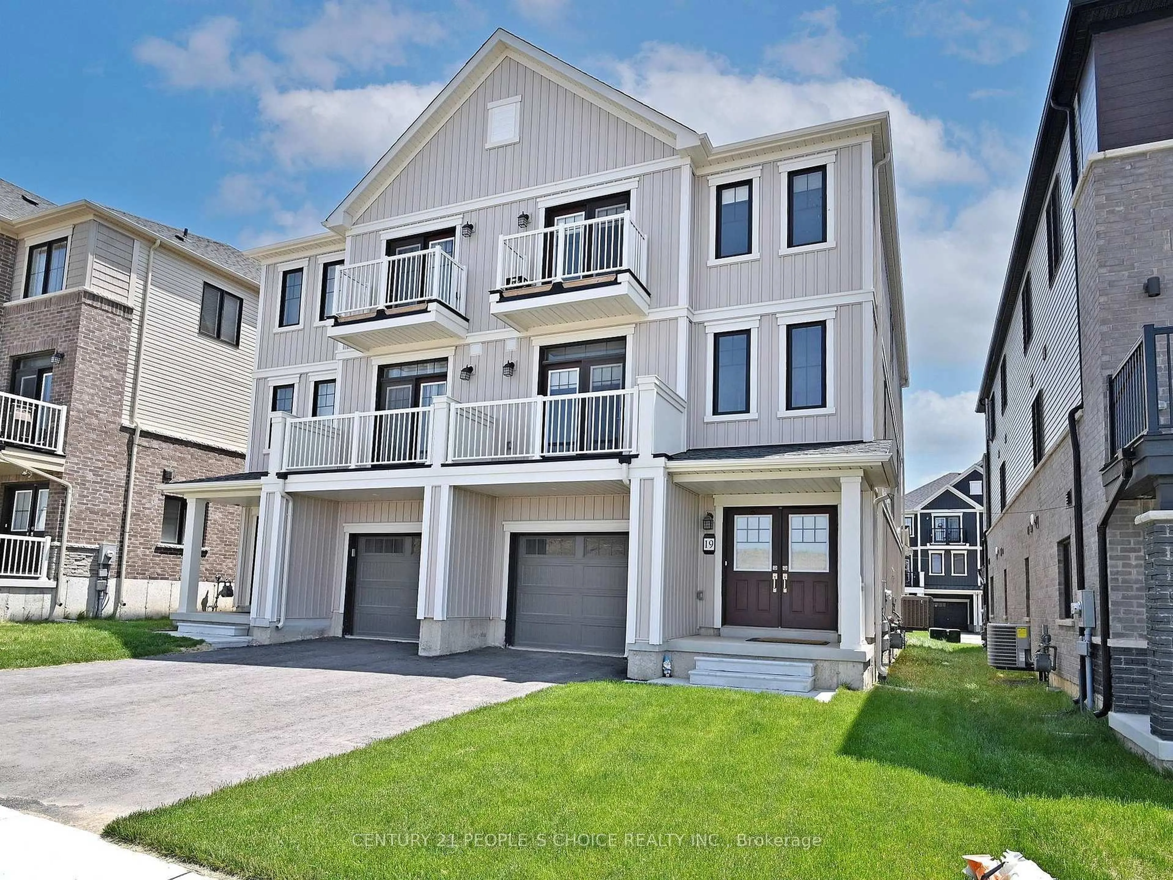 Home with vinyl exterior material, street for 19 Central Market Dr, Haldimand Ontario N3W 0J3