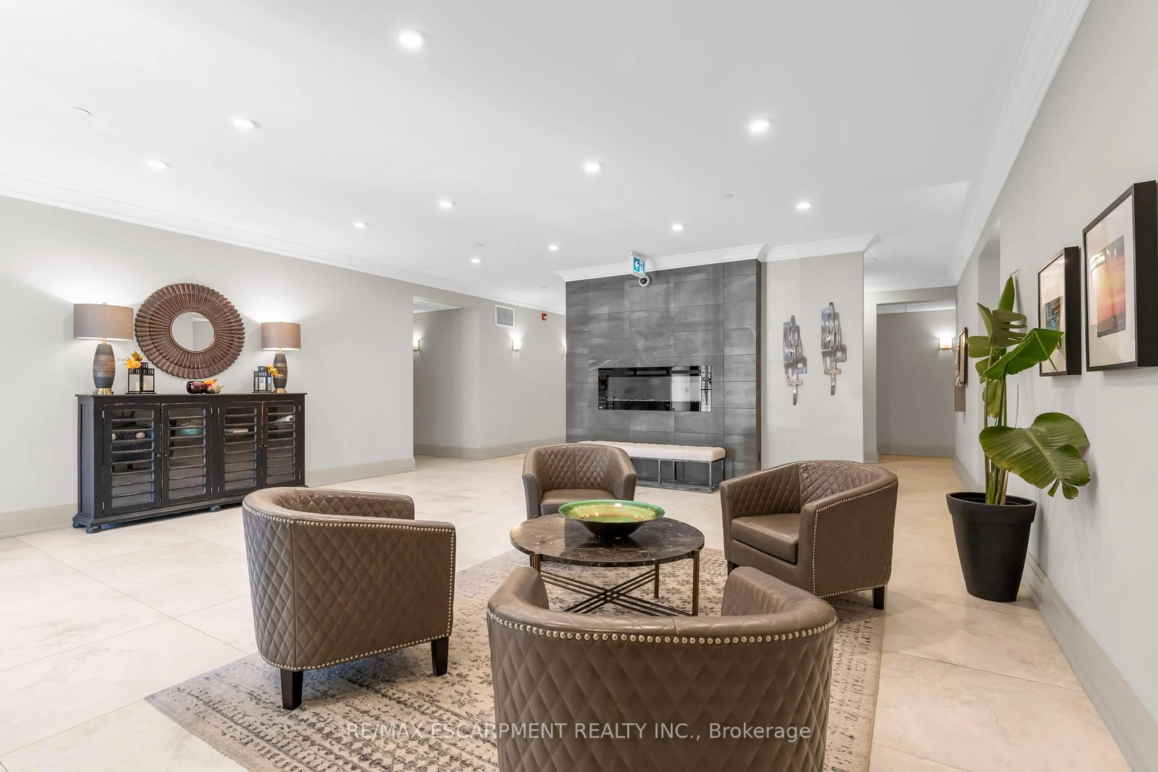 Lobby for 257 Millen Rd #209, Hamilton Ontario L8E 2H1