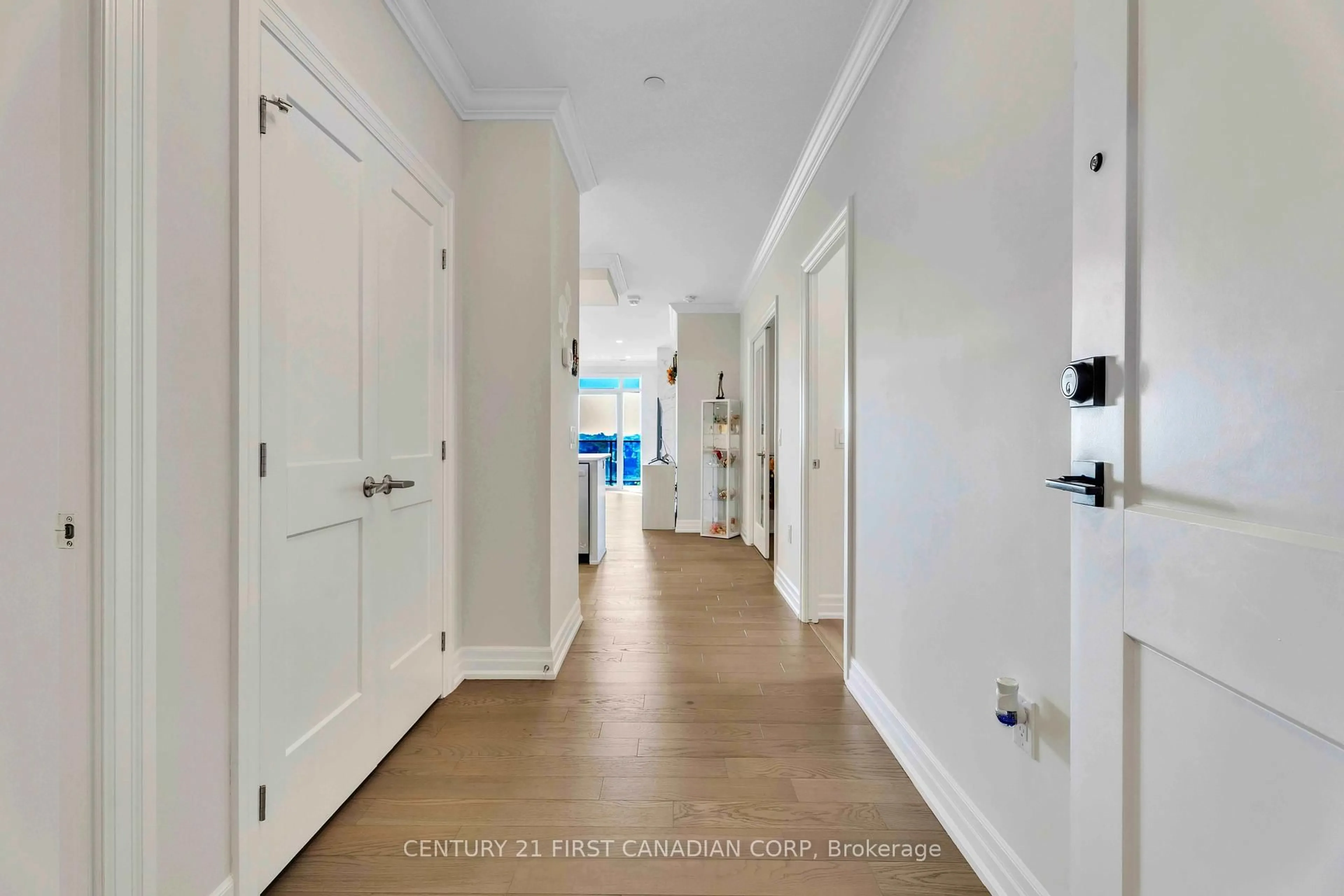 Indoor entryway for 480 Callaway Rd #617, London North Ontario N6G 0N8
