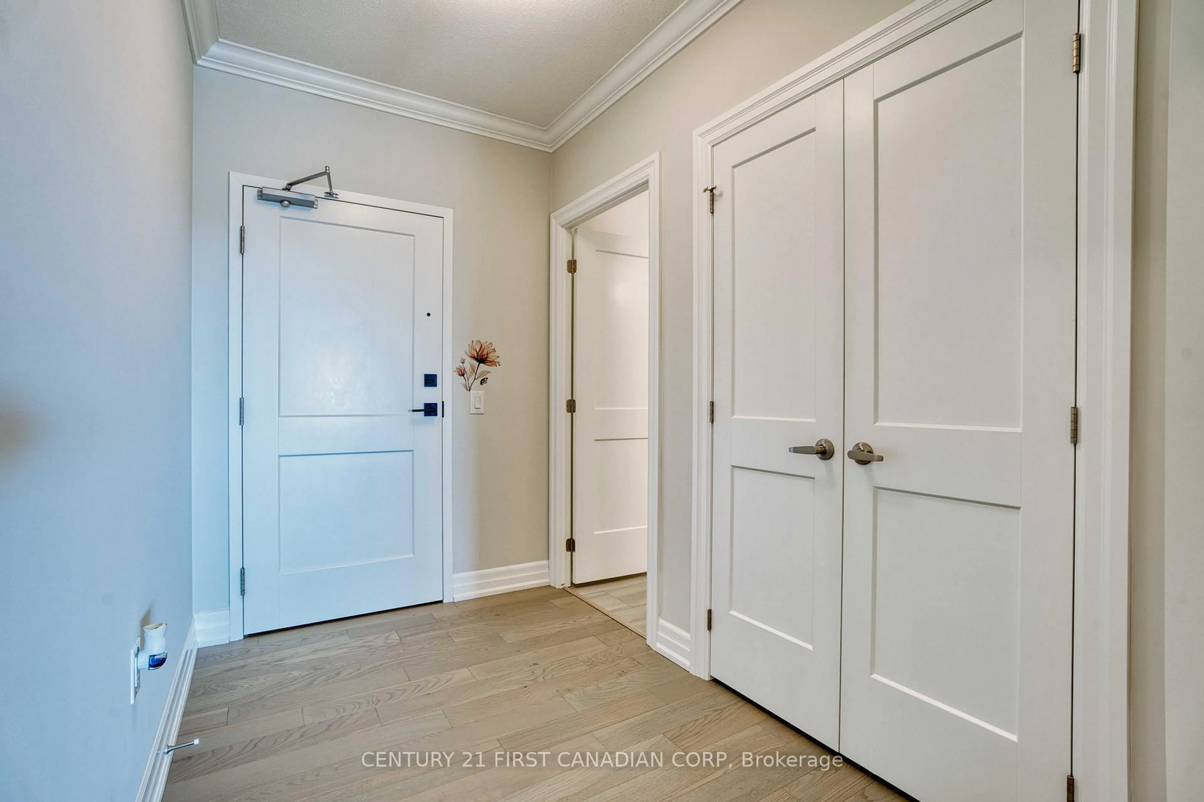 Indoor entryway for 480 Callaway Rd #617, London North Ontario N6G 0N8