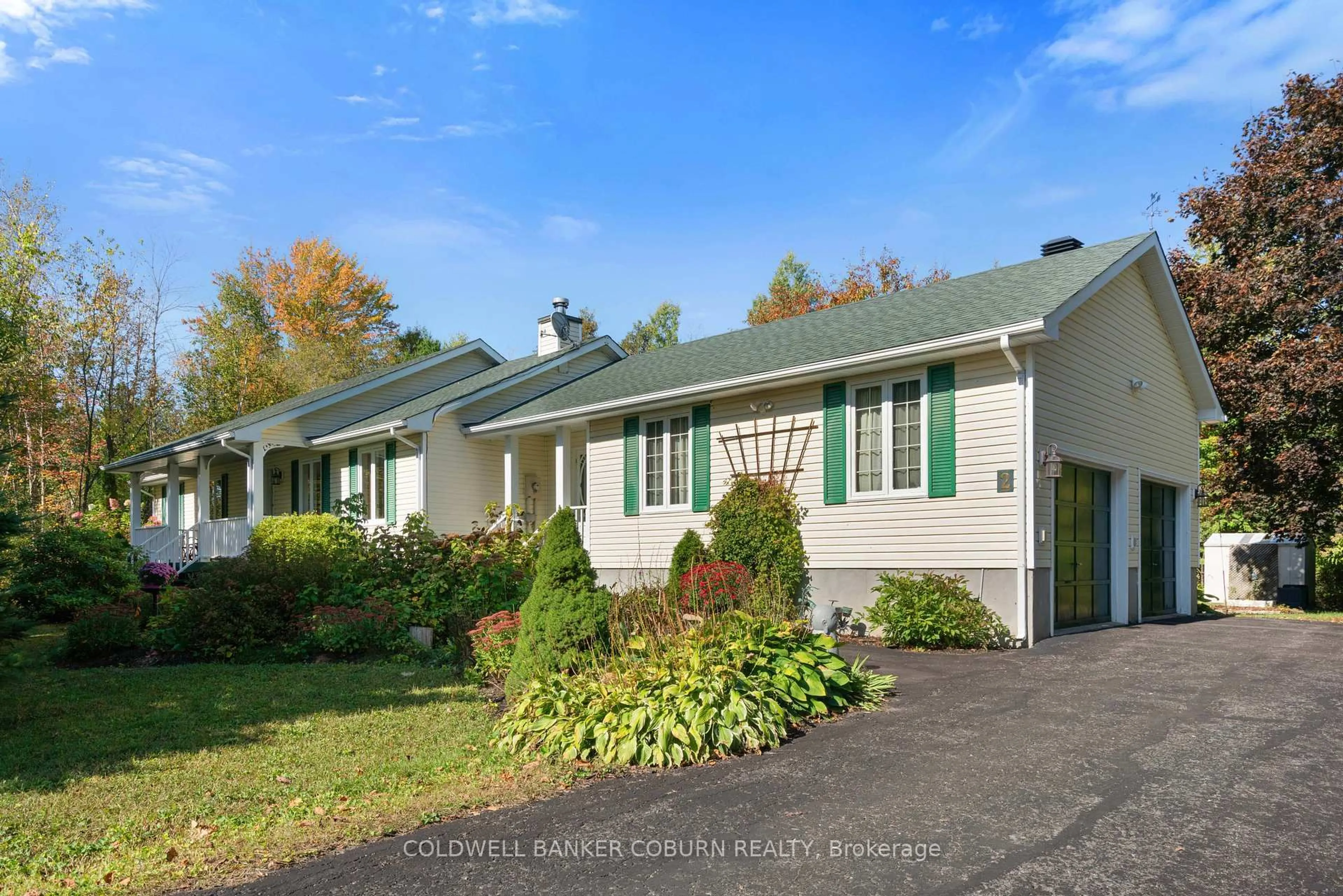 Home with vinyl exterior material, street for 2 Sugar Maple Way, North Grenville Ontario K0G 1J0