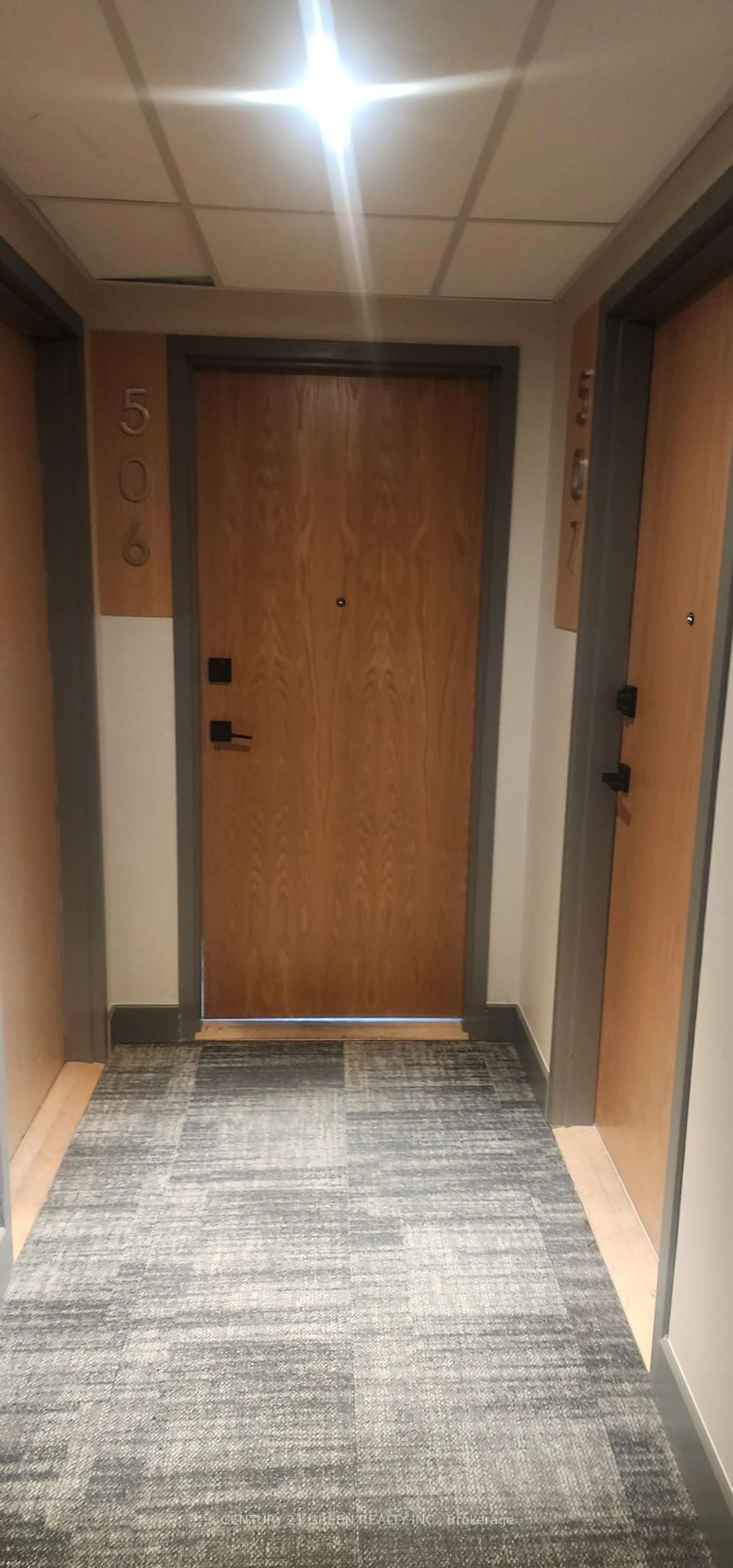 Indoor foyer for 7 Erie Ave #506, Brantford Ontario N3S 2E7