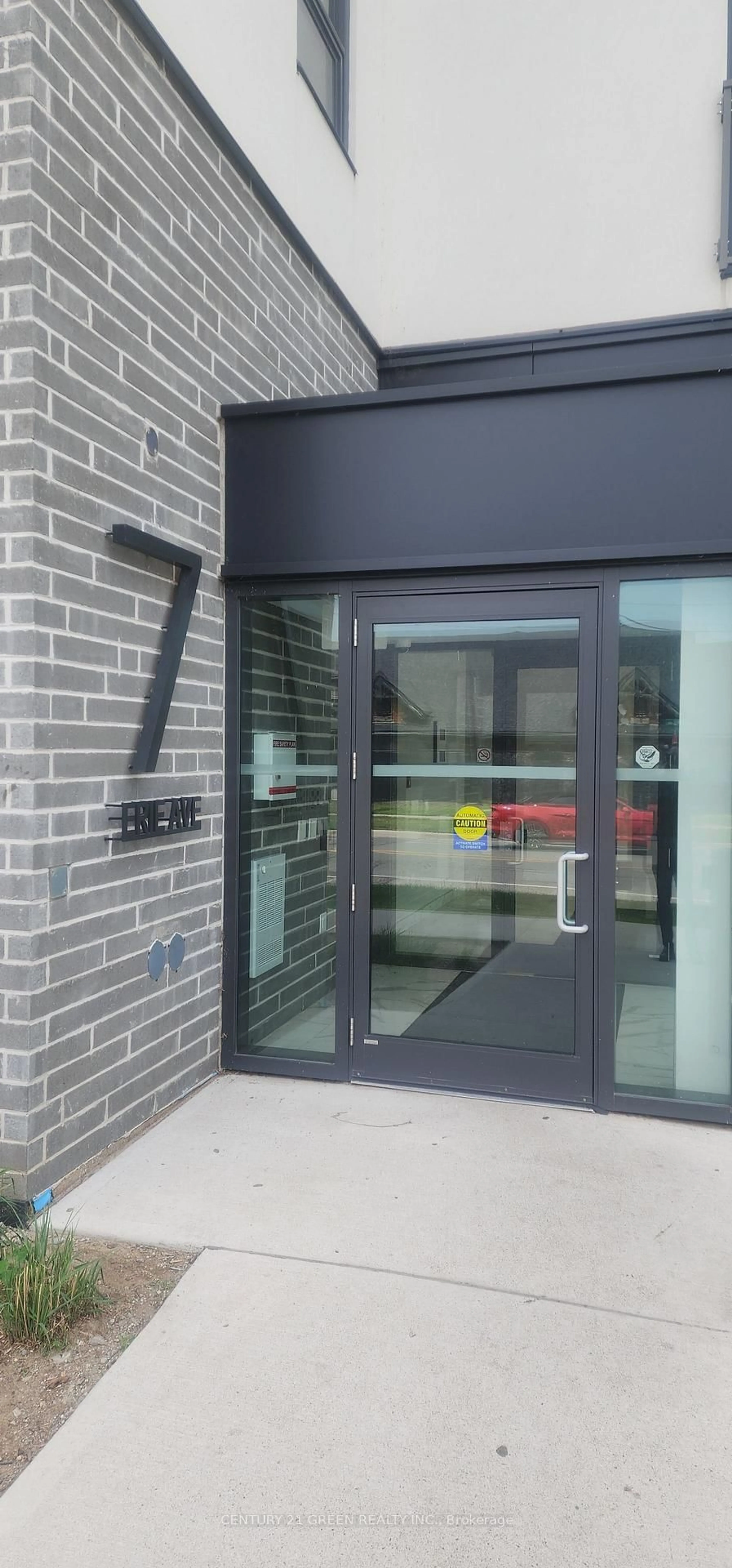 Indoor foyer for 7 Erie Ave #506, Brantford Ontario N3S 2E7