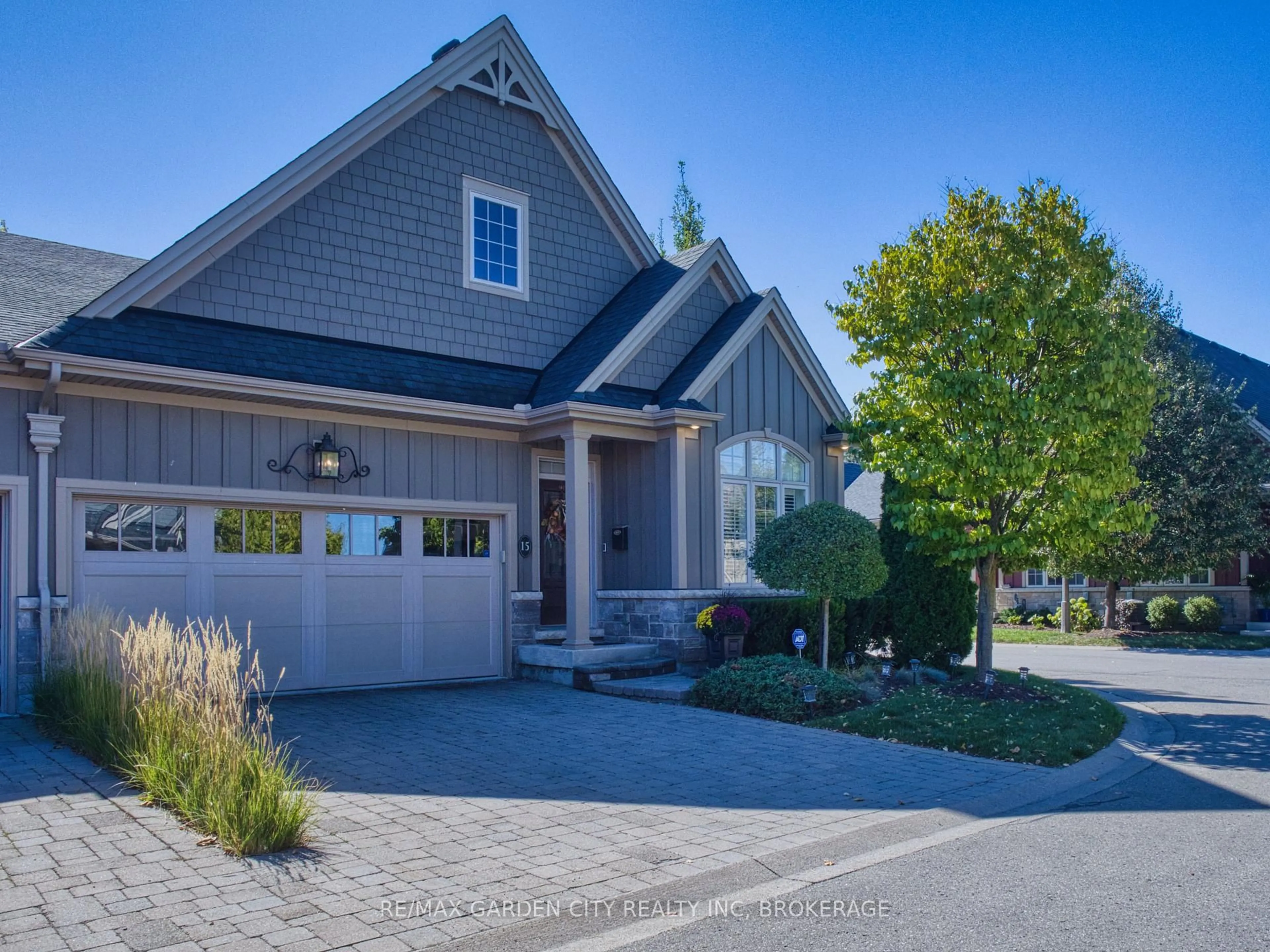 Home with brick exterior material, street for 215 Vansickle Rd #15, St. Catharines Ontario L2S 0E3