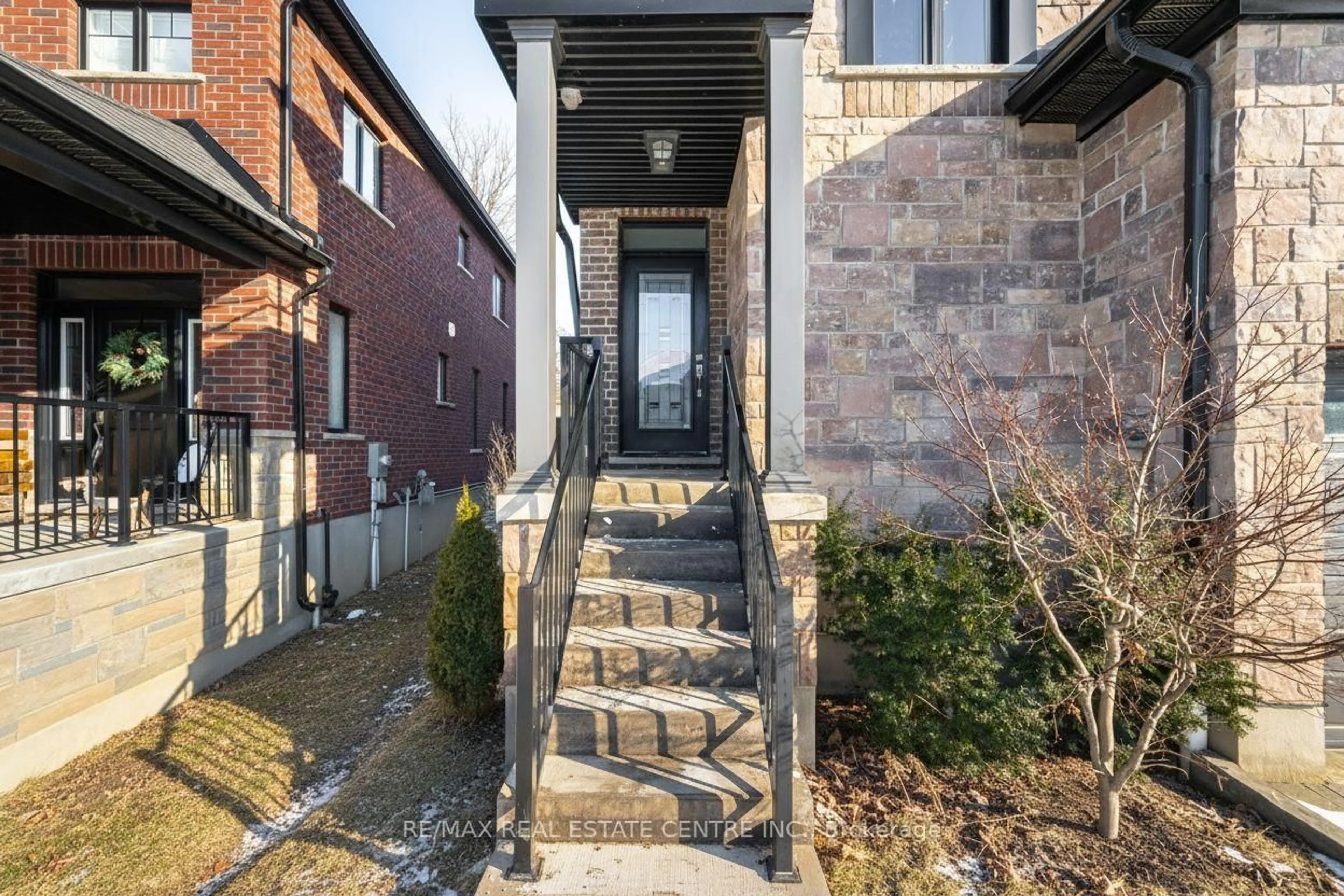 Home with brick exterior material, street for 204 Forest Creek Dr, Kitchener Ontario N2P 2R3