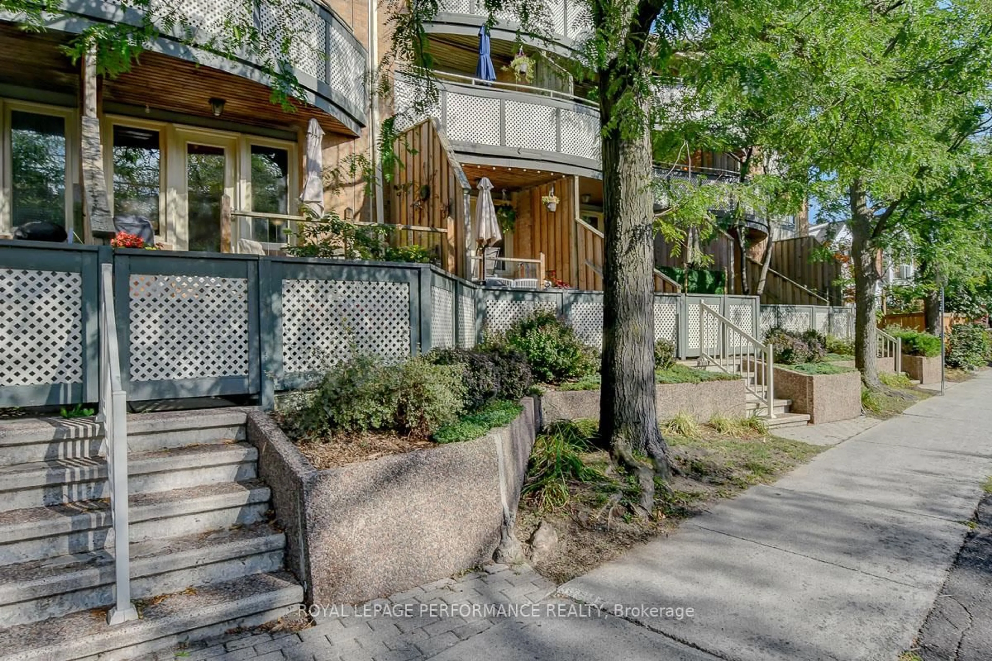 Unknown for 2 Columbus Ave #3, Ottawa Ontario K1K 1R3