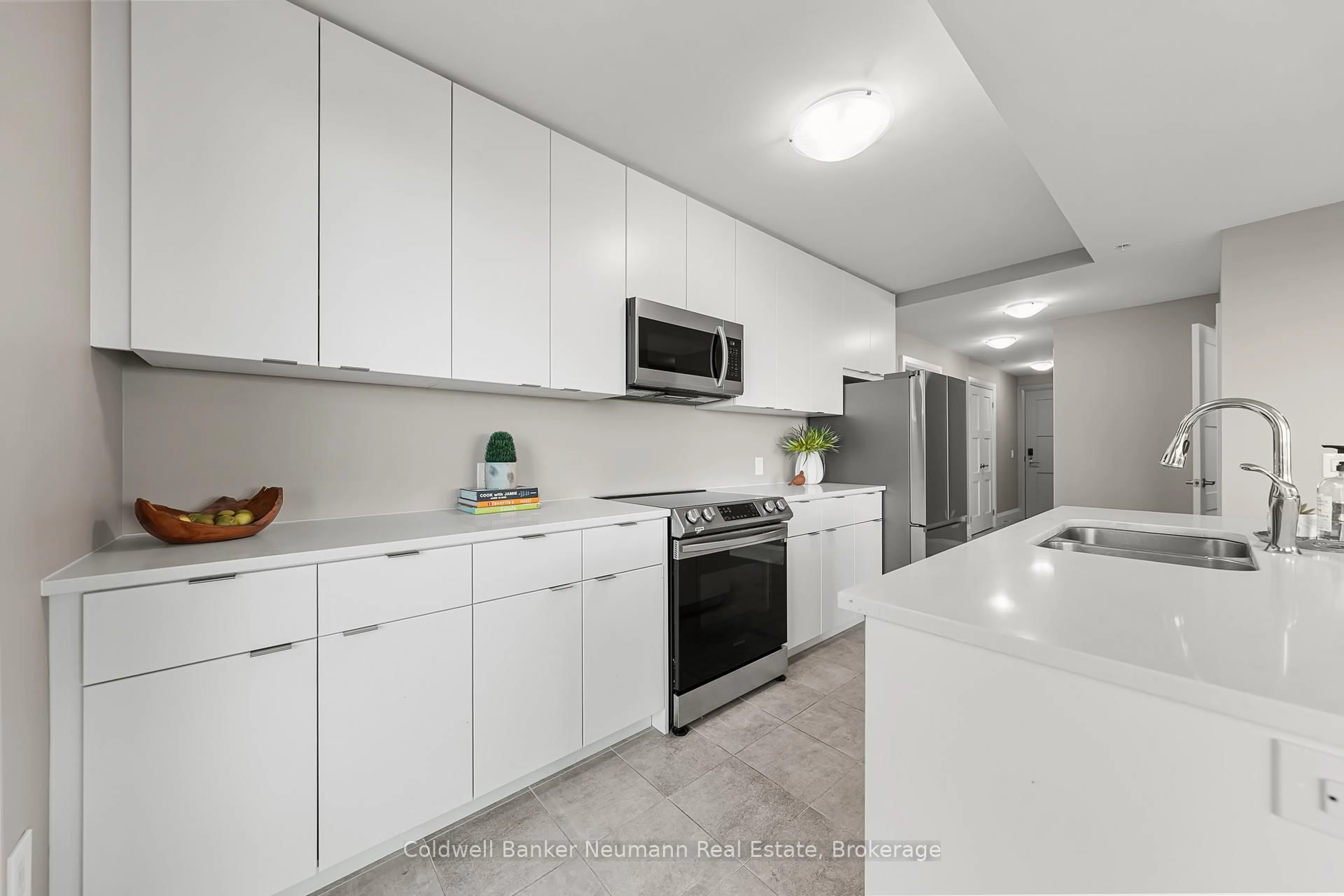 Standard kitchen, ceramic/tile floor for 73 Arthur St #802, Guelph Ontario N1E 0S6