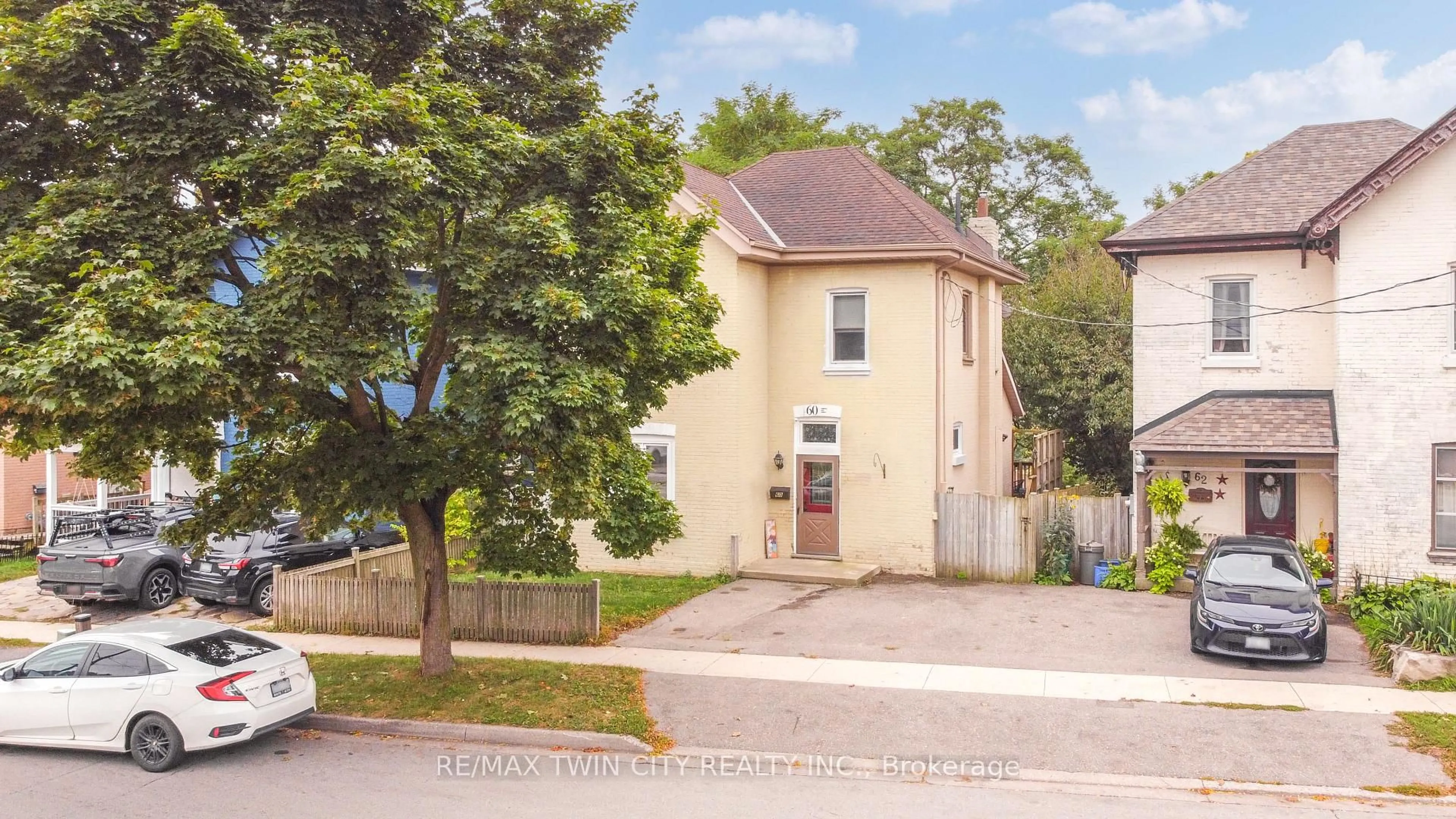 A pic from outside/outdoor area/front of a property/back of a property/a pic from drone, street for 60 Terrace Hill St, Brantford Ontario N3R 1G1