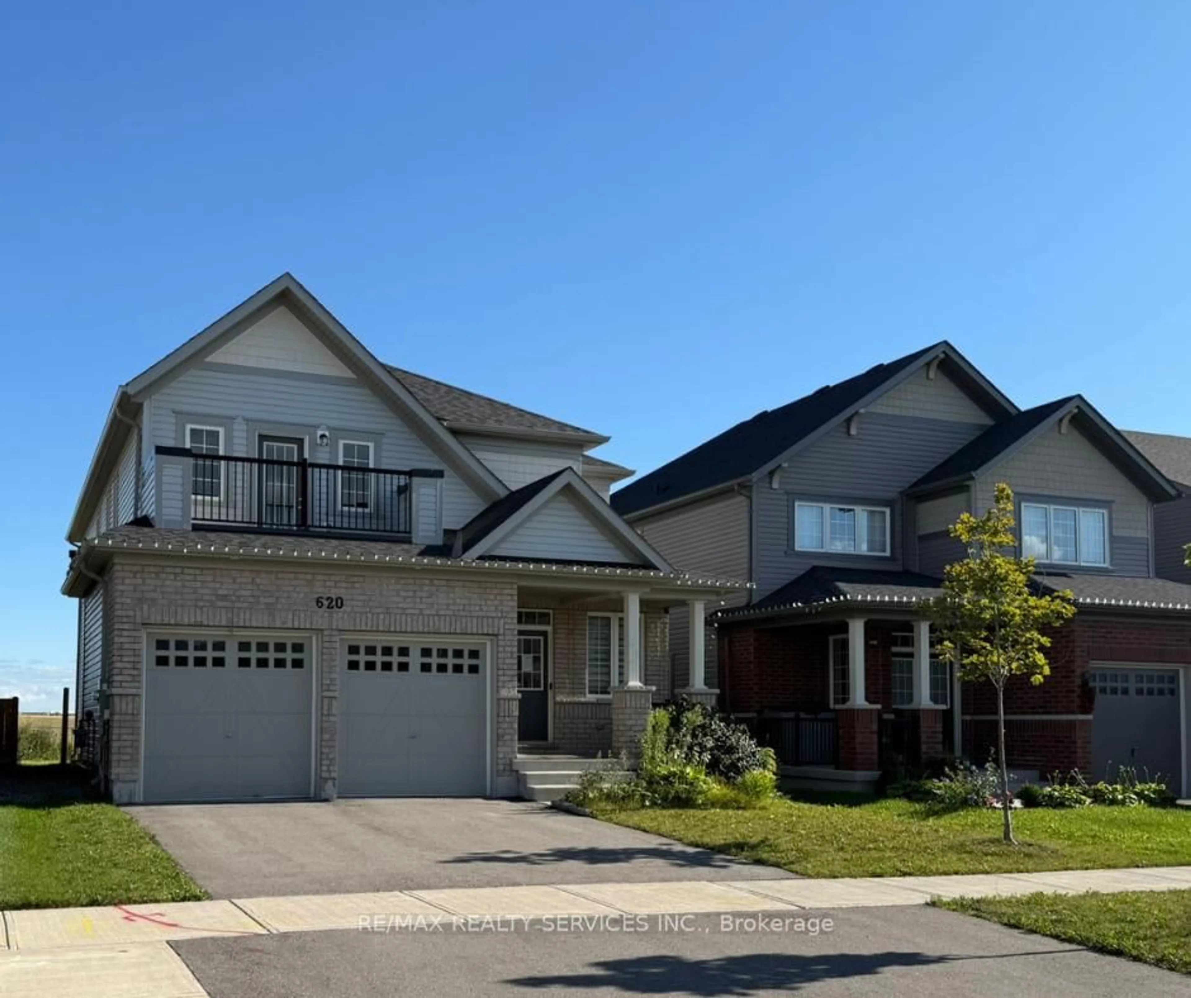 Home with vinyl exterior material, street for 620 McMullen St, Shelburne Ontario L9V 3X5