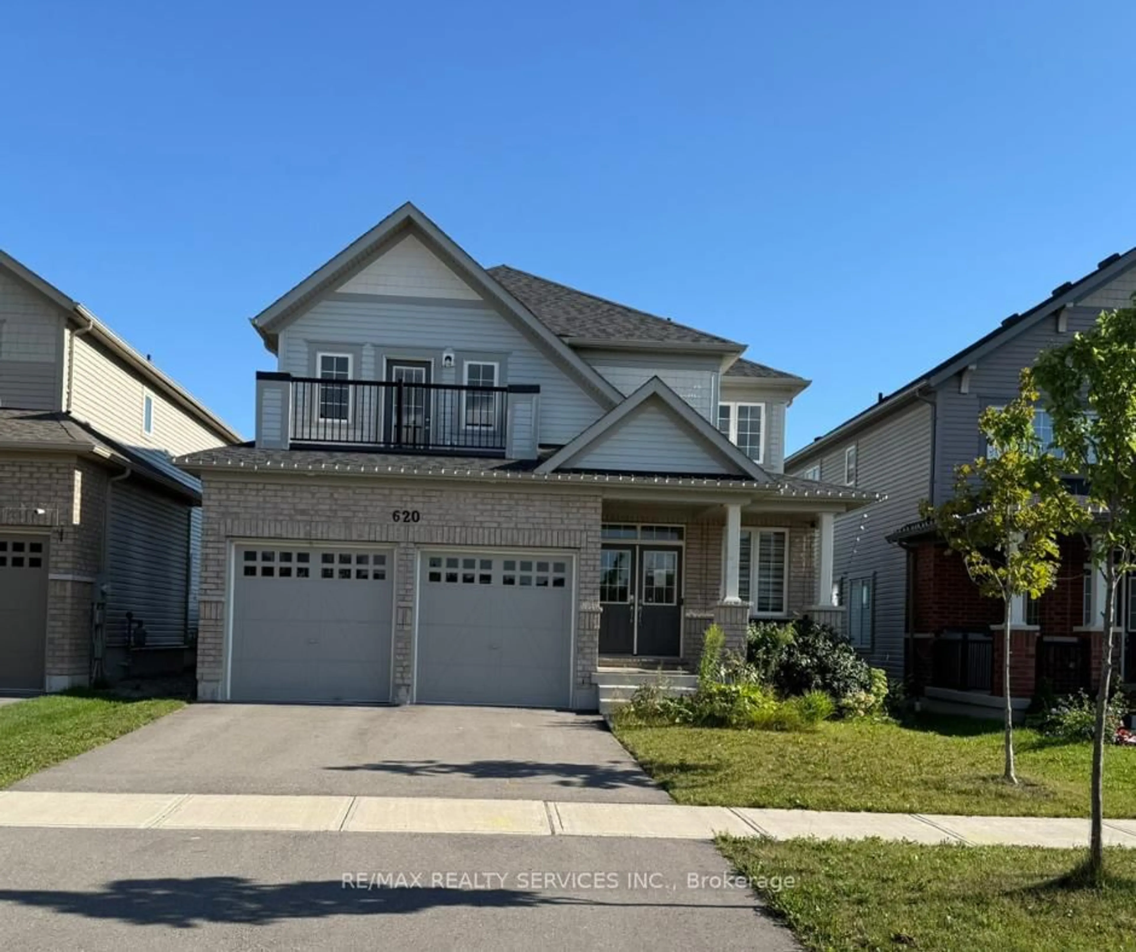 Home with vinyl exterior material, street for 620 McMullen St, Shelburne Ontario L9V 3X5