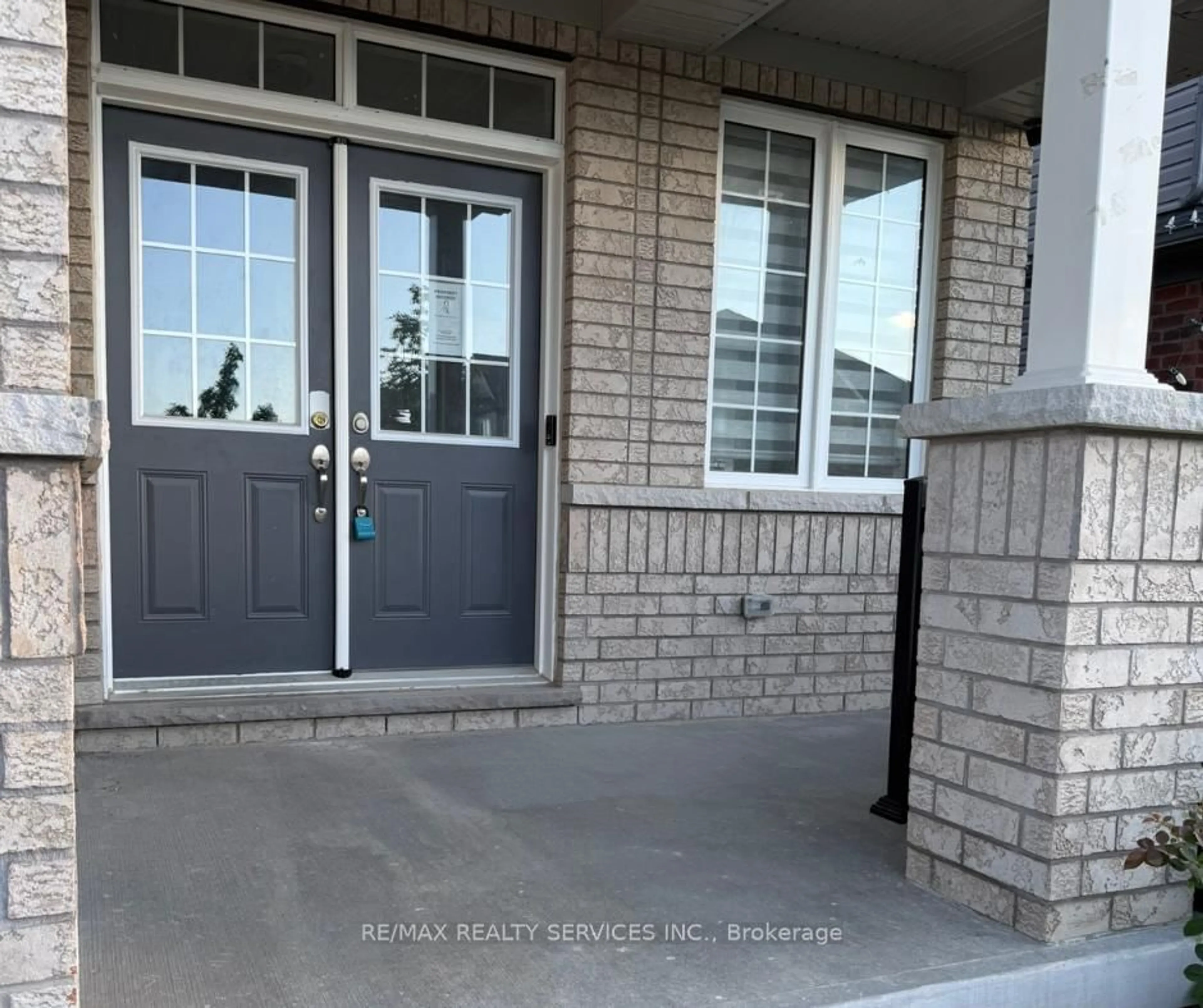 Indoor entryway for 620 McMullen St, Shelburne Ontario L9V 3X5