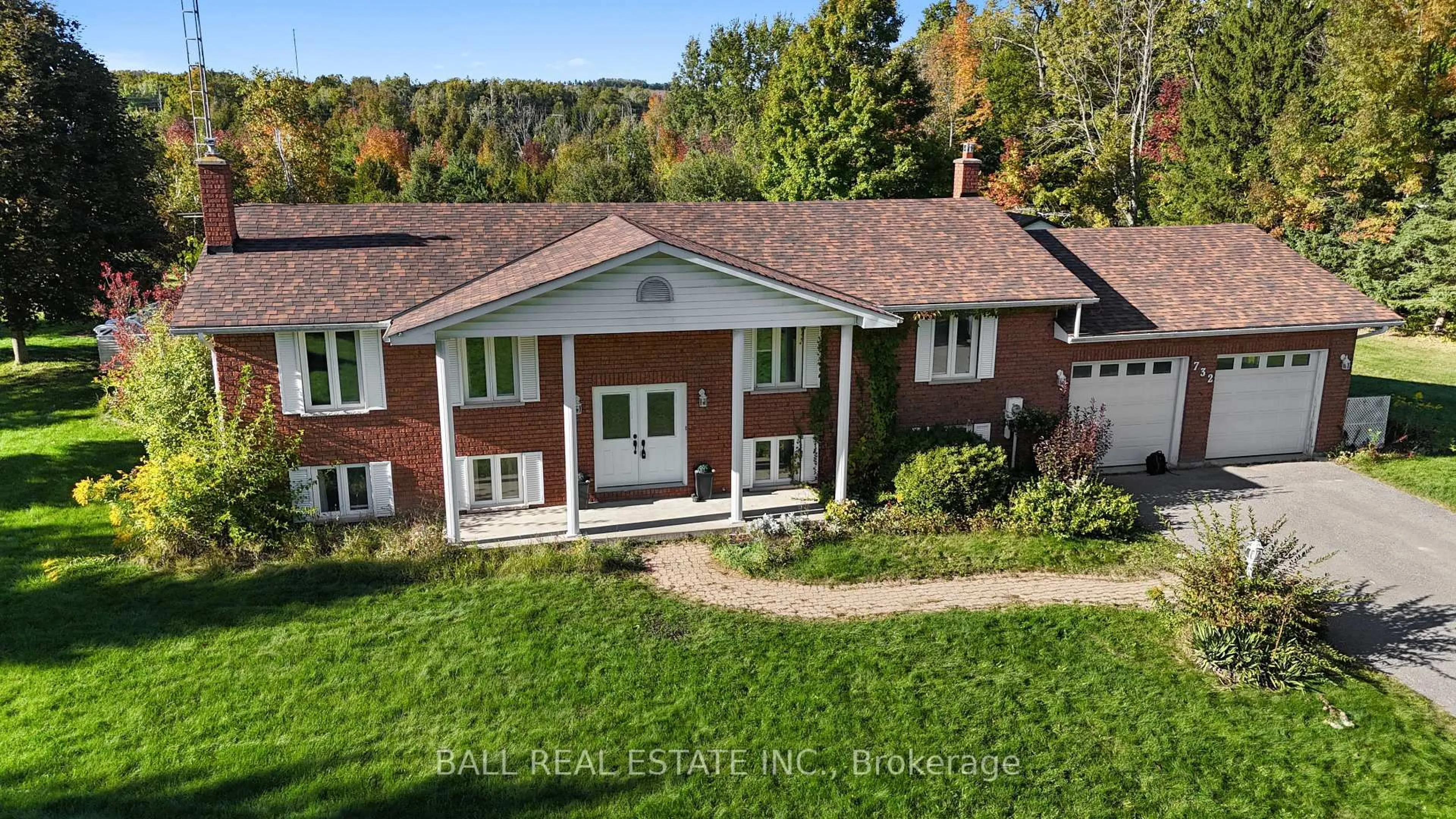 A pic from outside/outdoor area/front of a property/back of a property/a pic from drone, unknown for 732 Ford Cres, Cavan Monaghan Ontario L0A 1C0