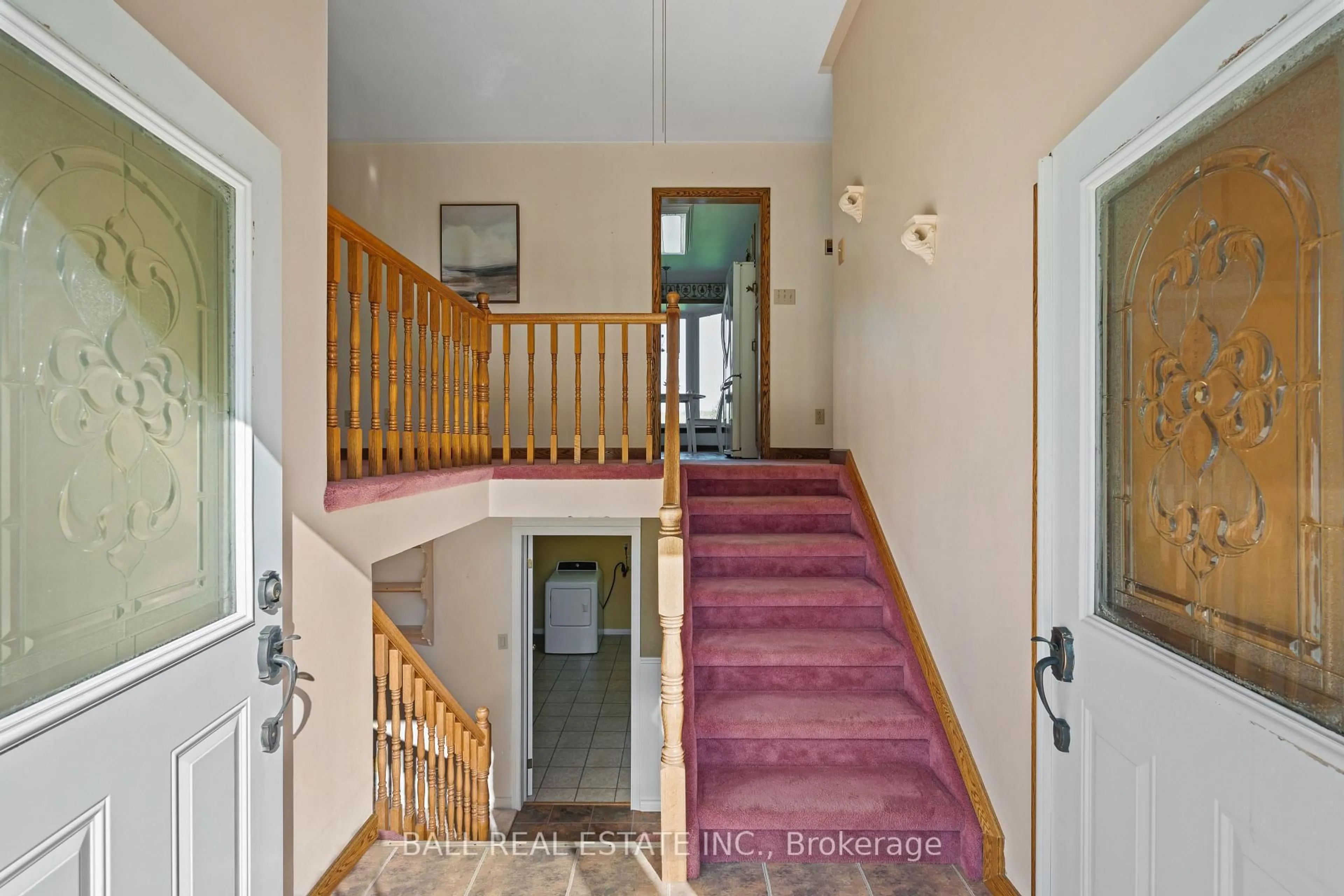 Indoor foyer for 732 Ford Cres, Cavan Monaghan Ontario L0A 1C0