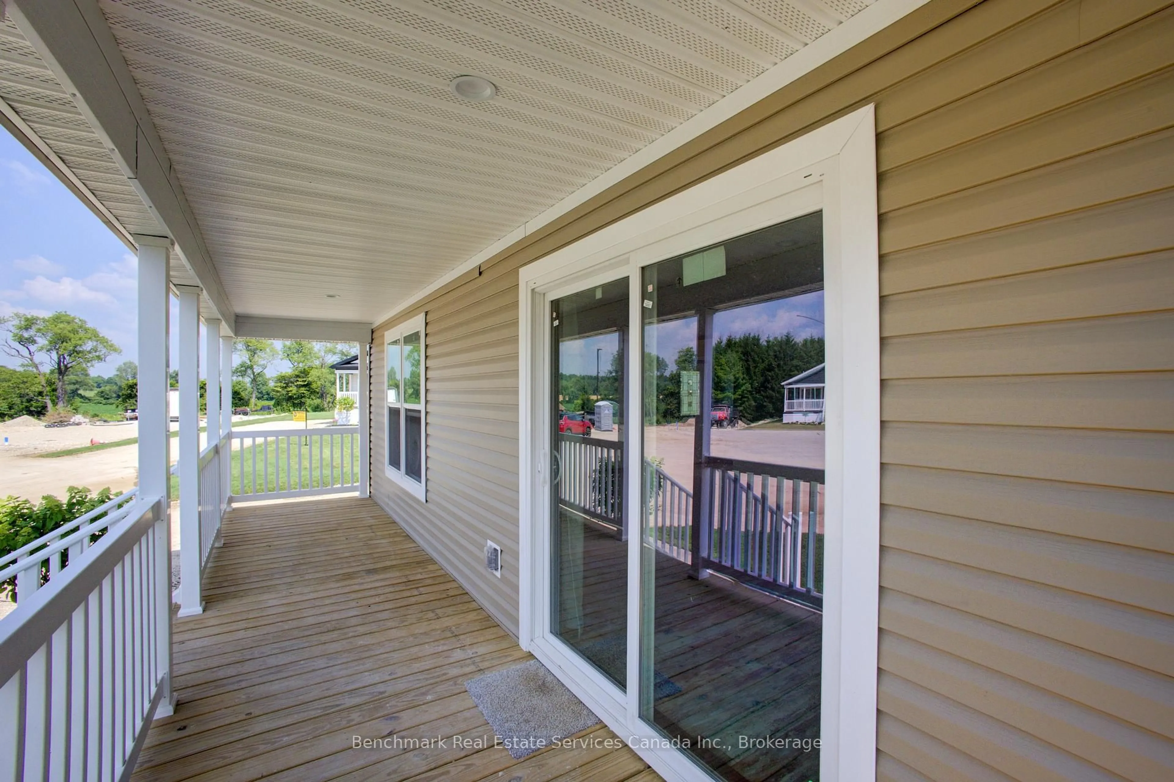 Home with vinyl exterior material, water/lake/river/ocean view for 210 Spruce Dr, West Grey Ontario N4N 3B8