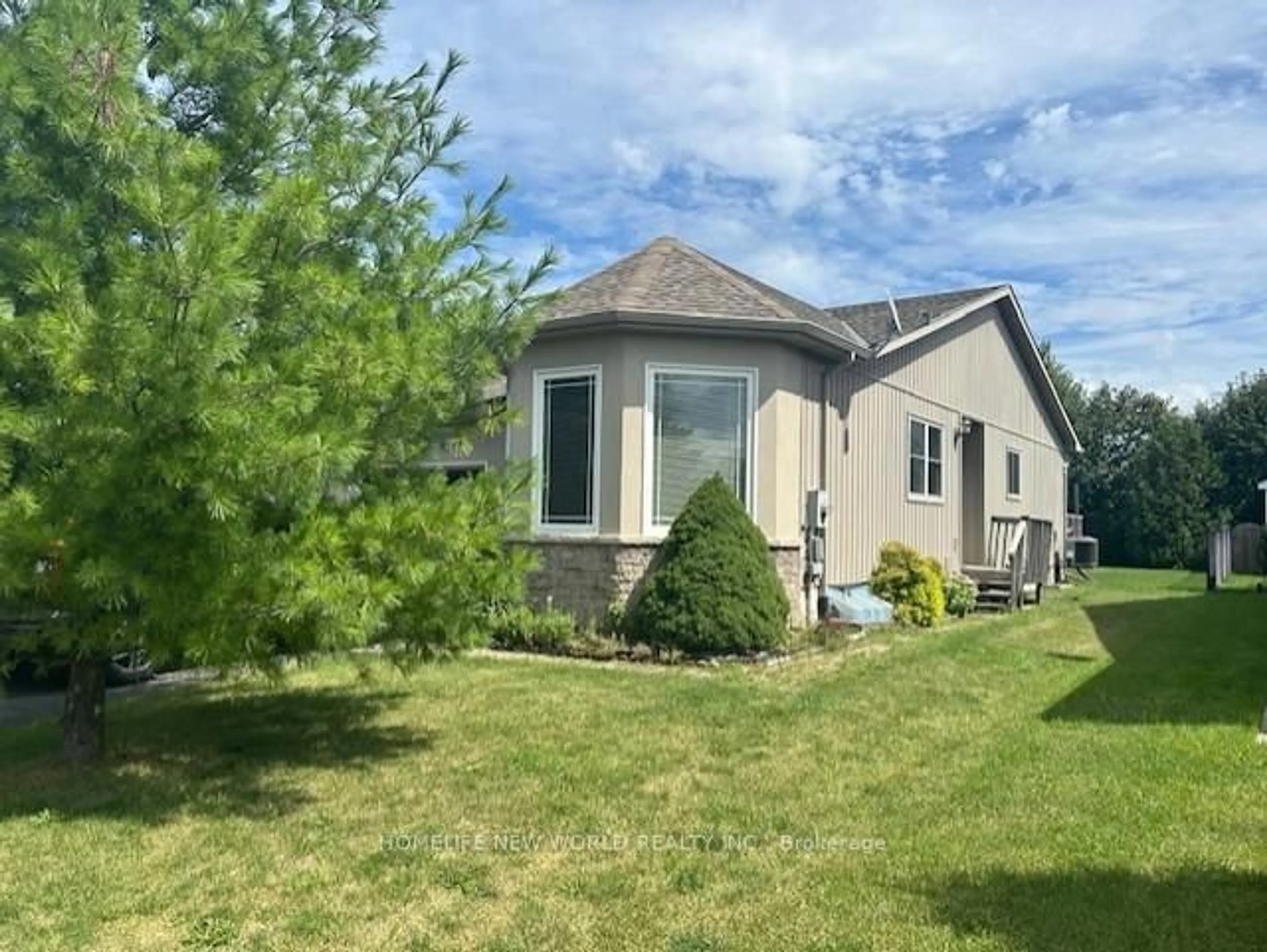 Home with vinyl exterior material, street for 2381 9th Ave, Owen Sound Ontario N4K 3H4