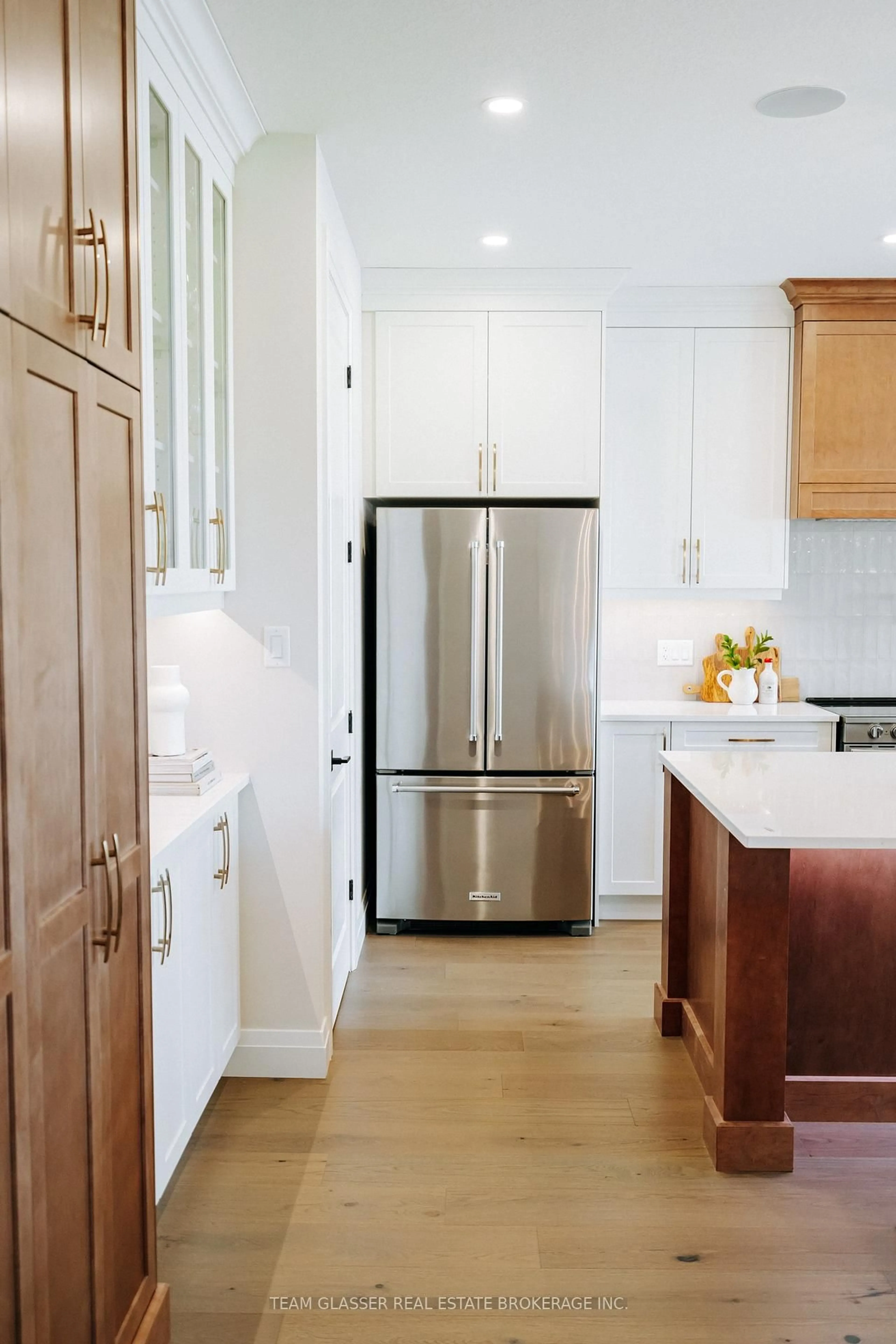 Contemporary kitchen, unknown for 79 Allister Dr, Middlesex Centre Ontario N0L 1R0