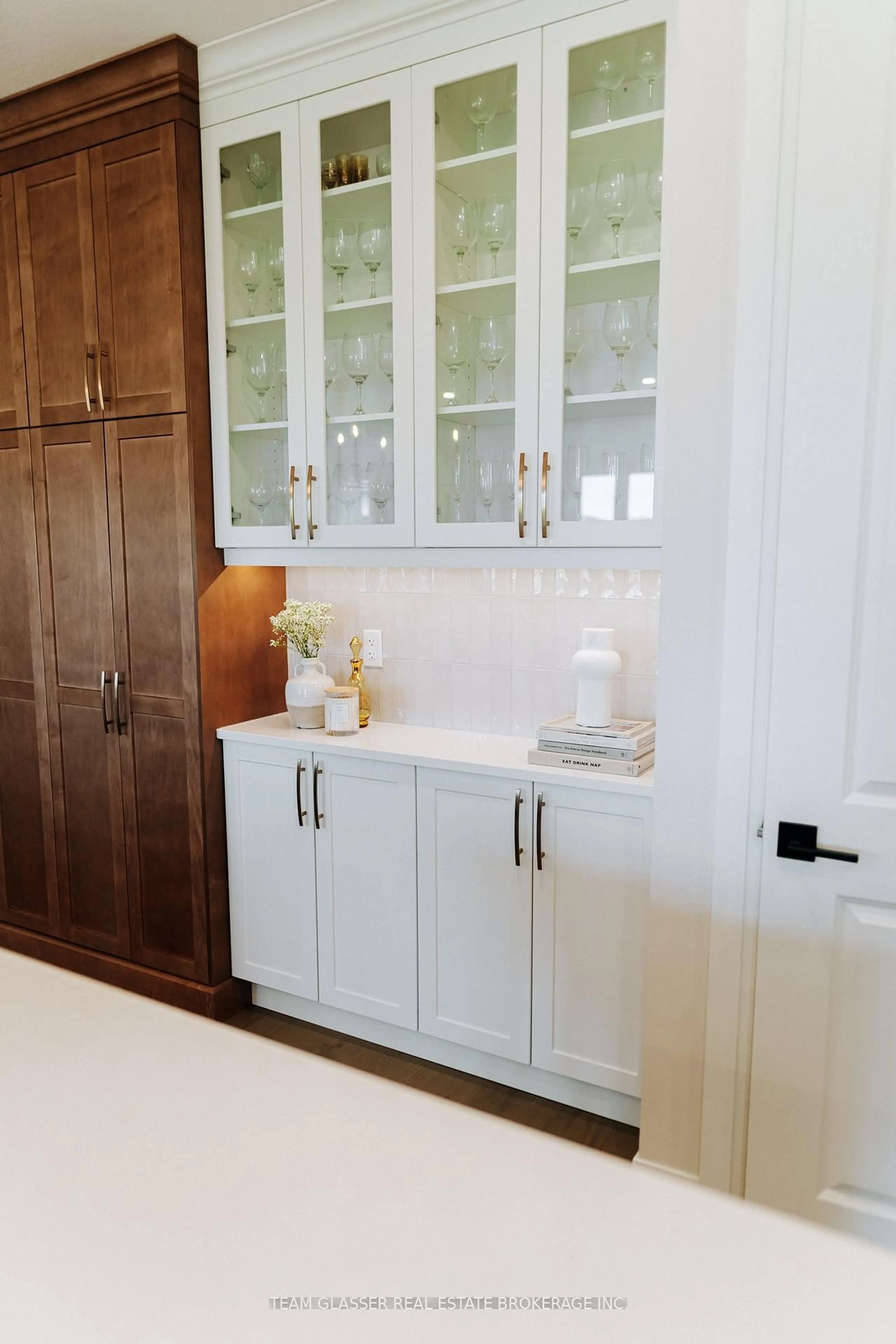 Contemporary kitchen, unknown for 79 Allister Dr, Middlesex Centre Ontario N0L 1R0
