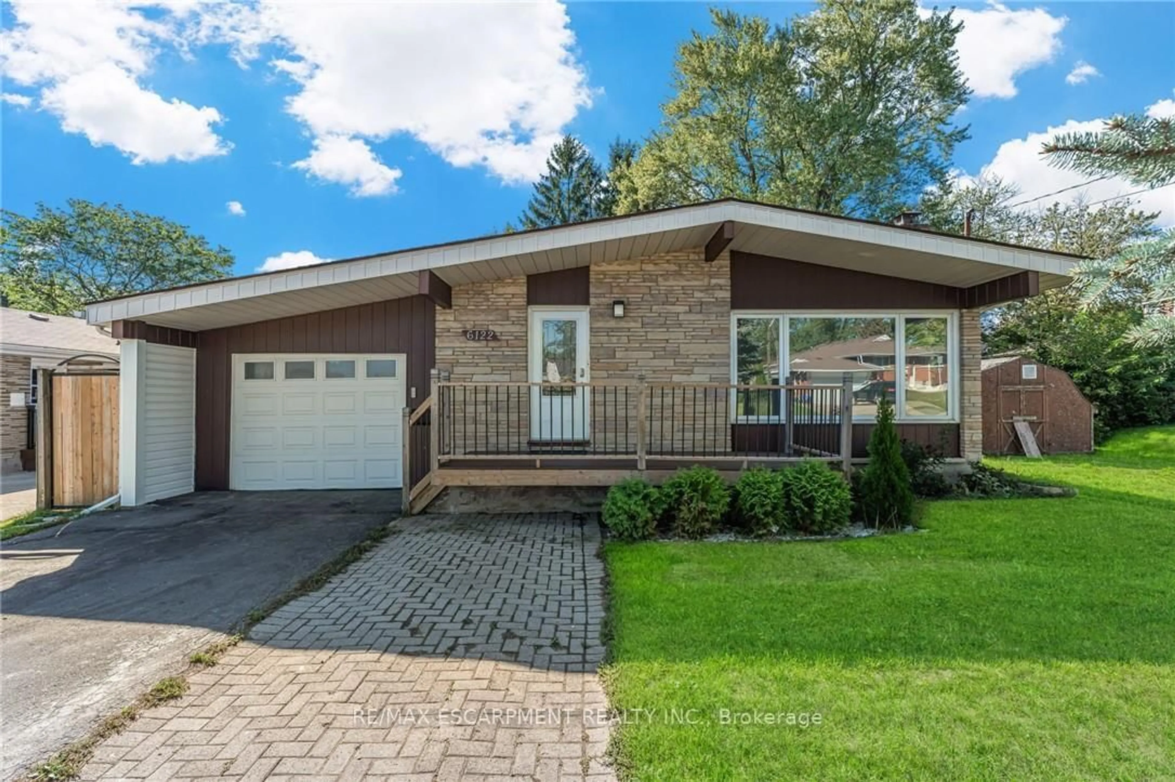 Home with brick exterior material, street for 6122 Mayfair Dr, Niagara Falls Ontario L2J 1W1