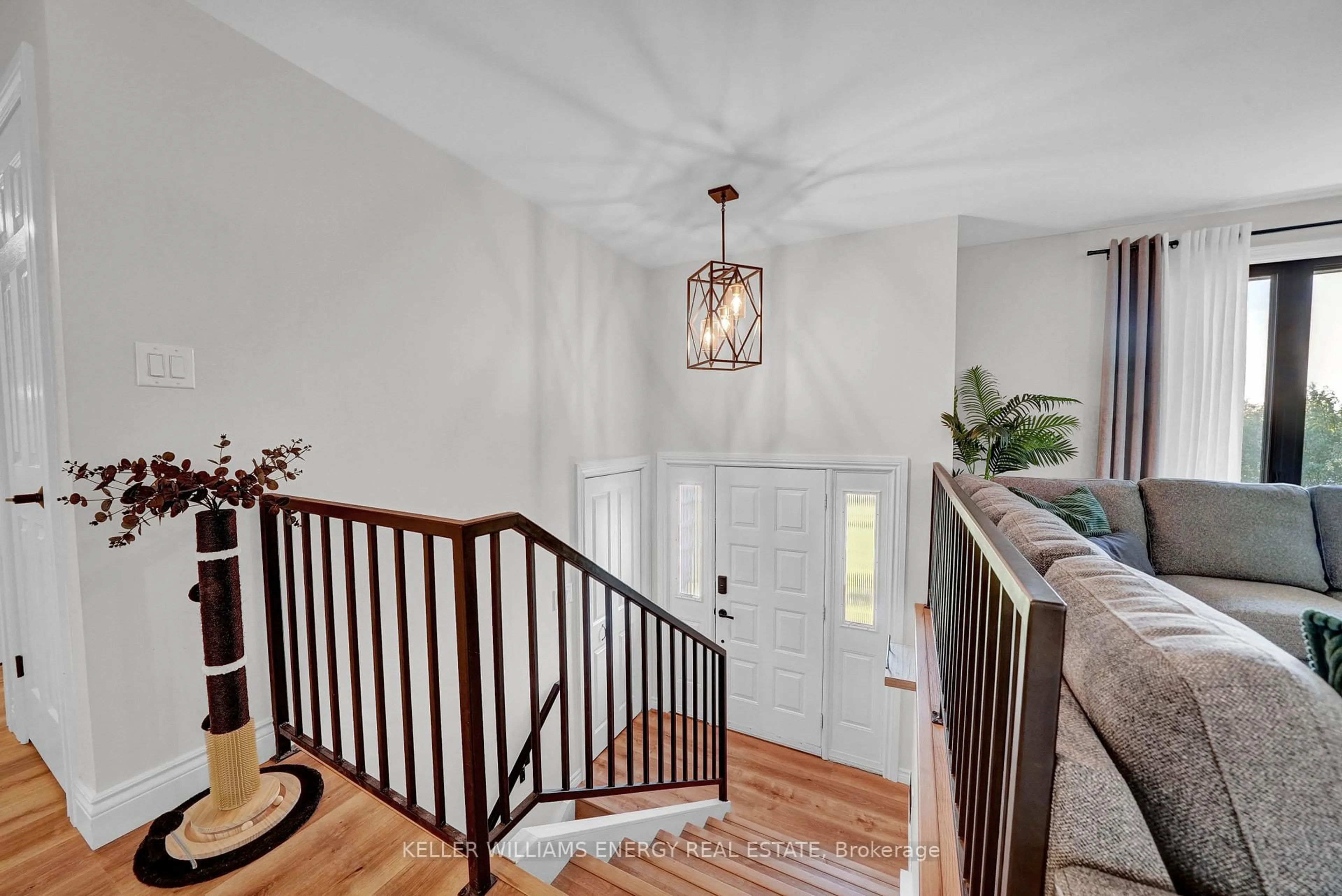 Indoor entryway for 106 Oram Rd, Prince Edward County Ontario K0K 1G0