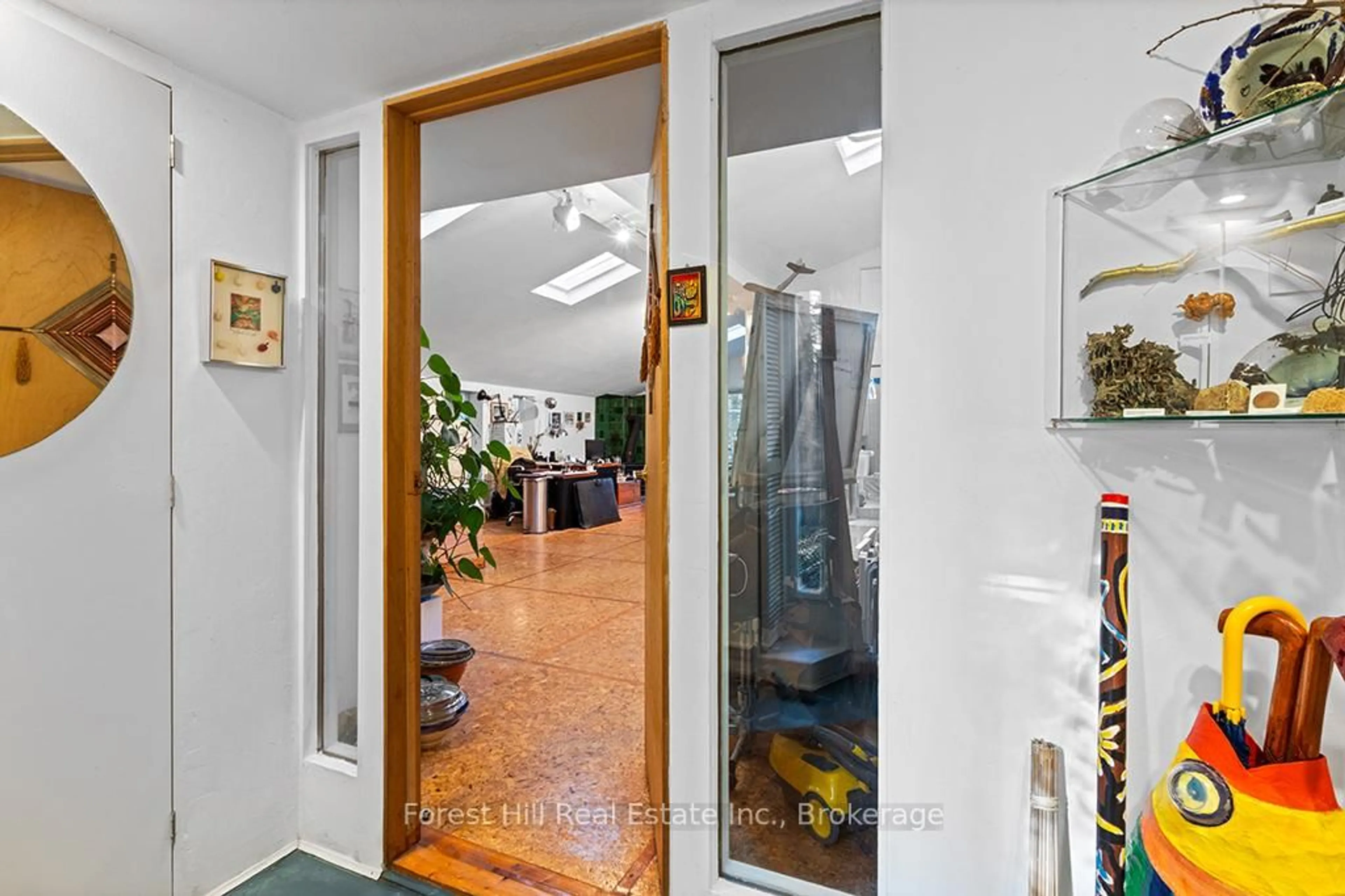 Indoor foyer for 15 Hill St, Grey Highlands Ontario N0C 1E0