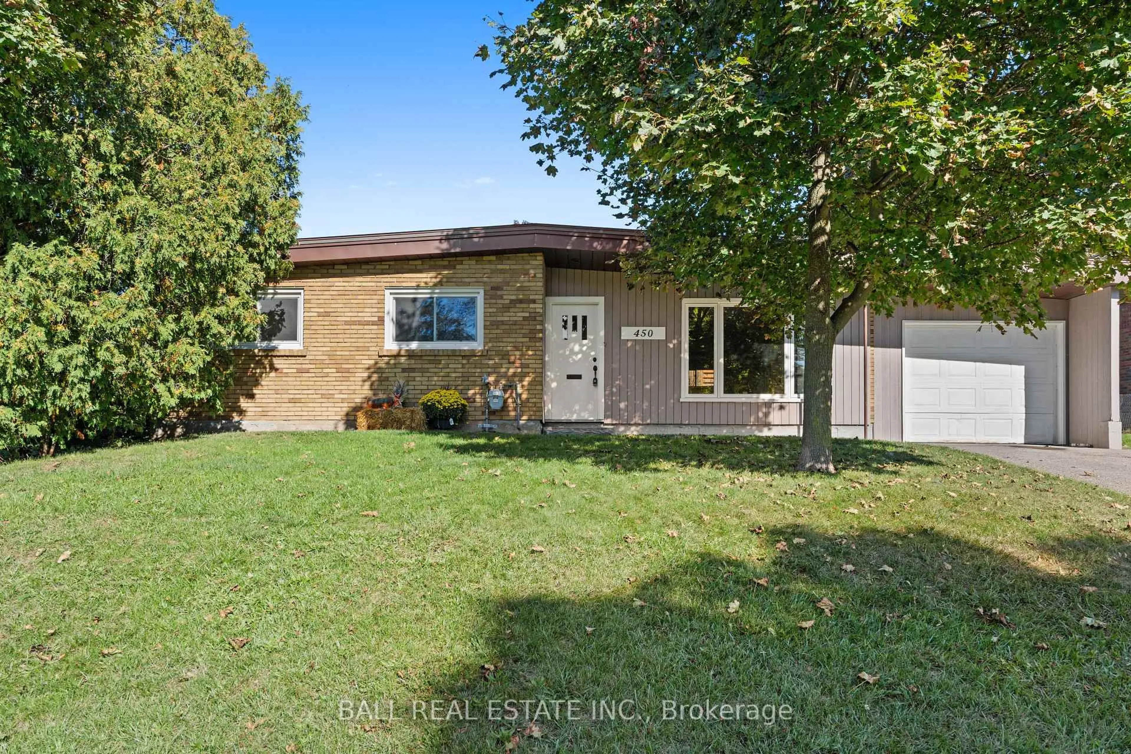 Home with brick exterior material, street for 450 Rosedale Ave, Peterborough Ontario K9J 6J1