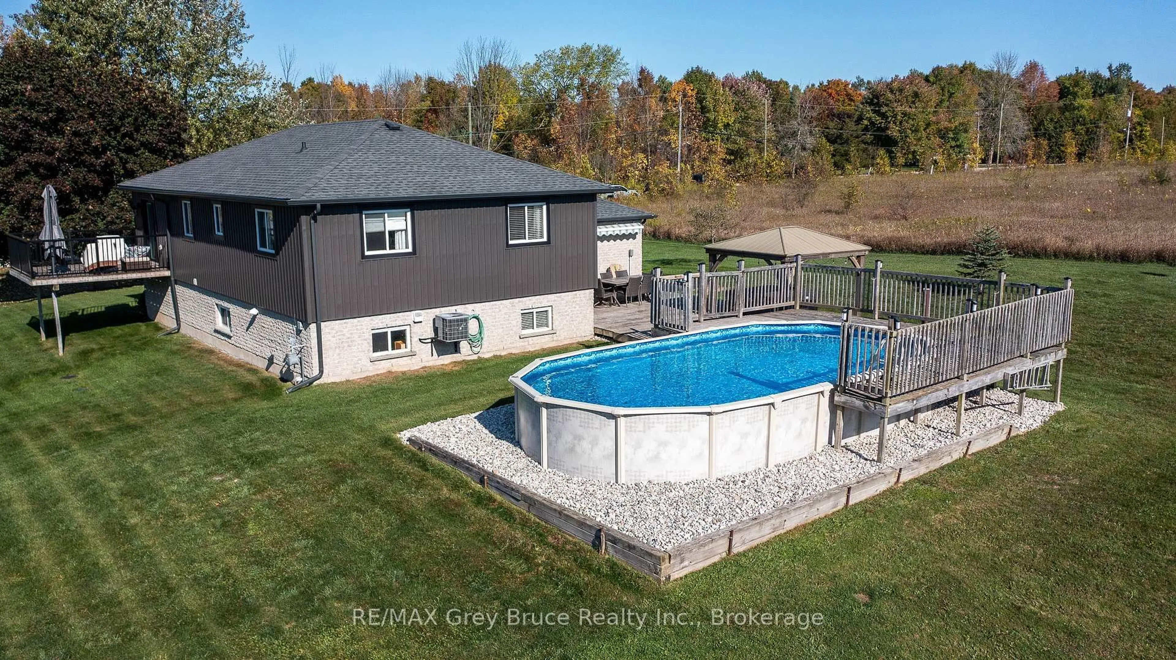 Pool for 200050 10 Sdrd, Georgian Bluffs Ontario N0H 2K0
