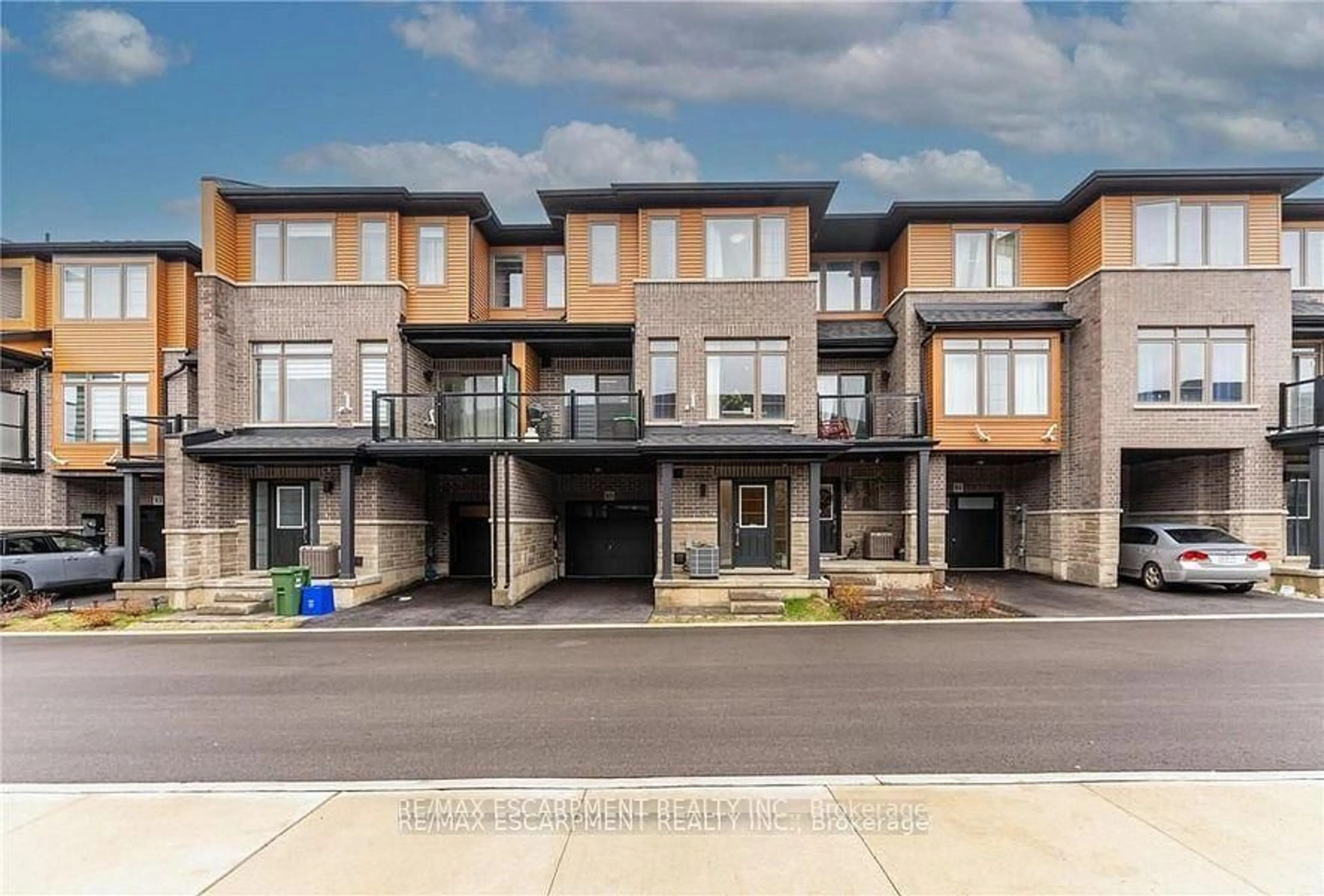 Unknown for 61 Soho St #85, Hamilton Ontario L8J 0M6