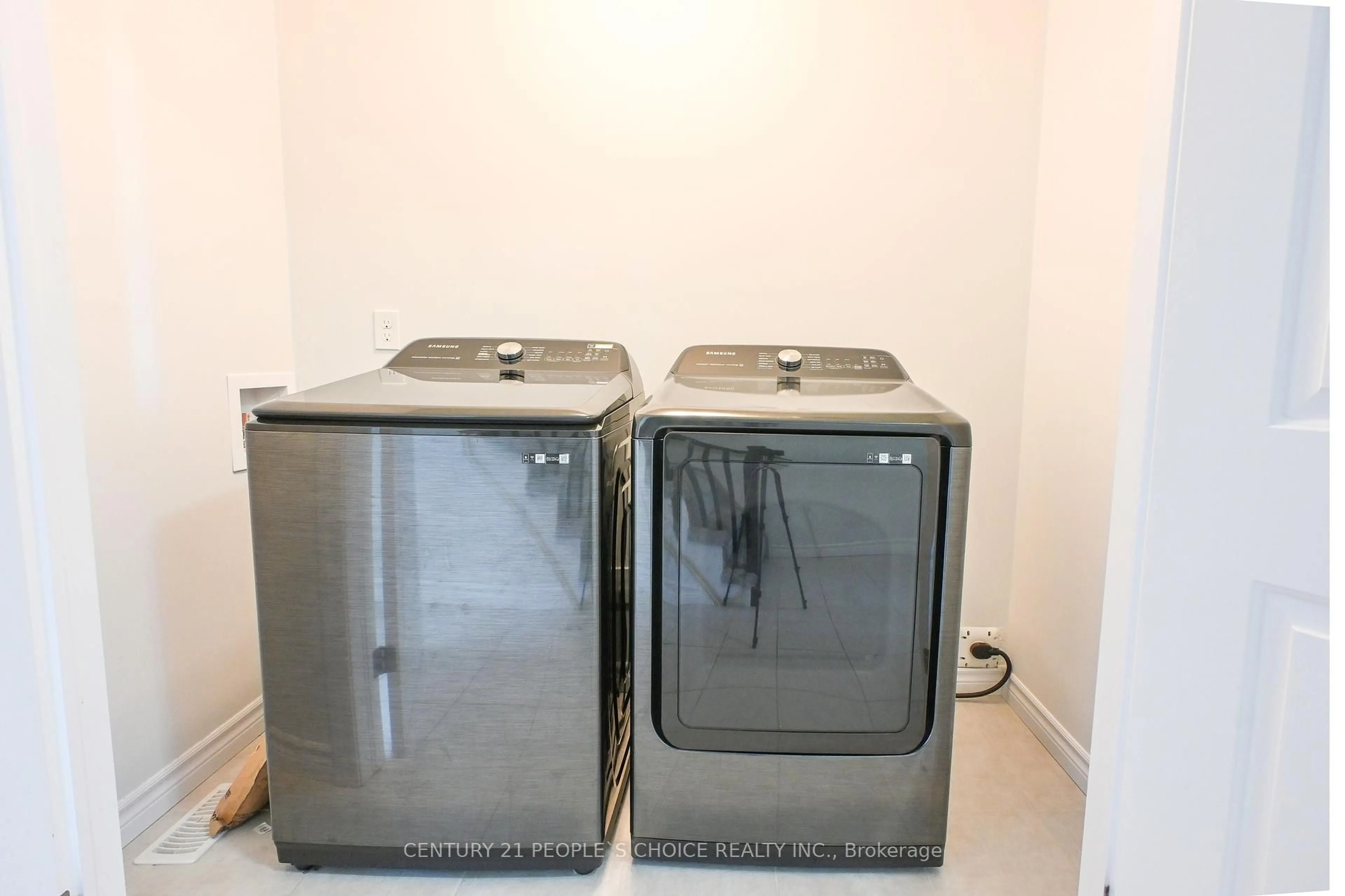 Laundry room for 305 Kennington Way, London South Ontario N6L 0H4