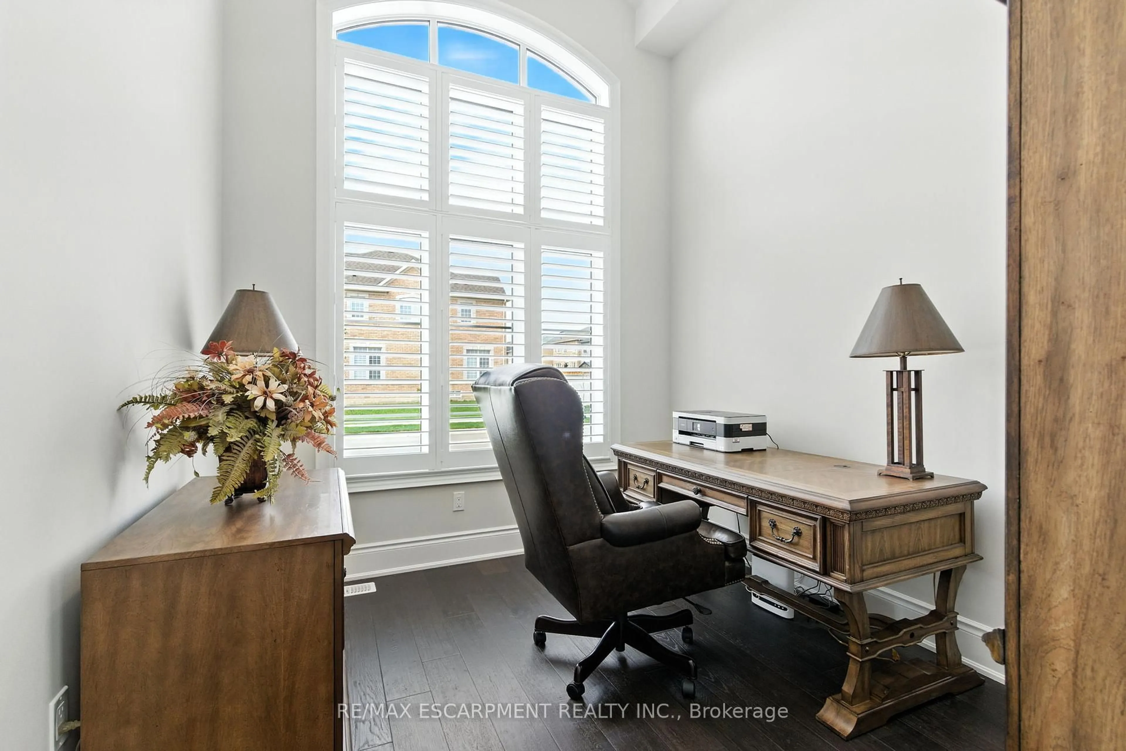 Unknown for 15 Robarts Dr, Hamilton Ontario L9K 0H6