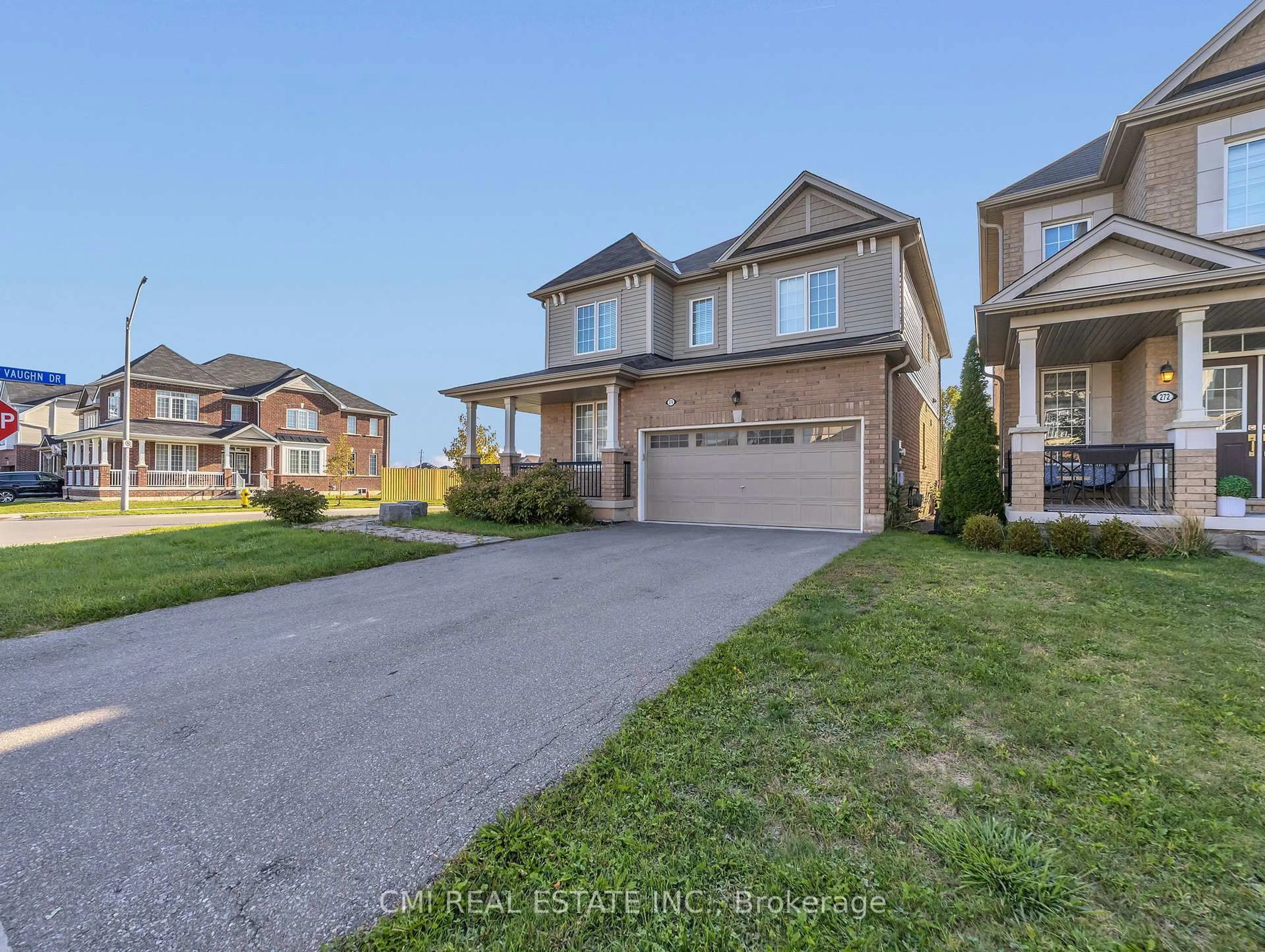 A pic from outside/outdoor area/front of a property/back of a property/a pic from drone, street for 274 Esther Cres, Thorold Ontario L3B 0H1