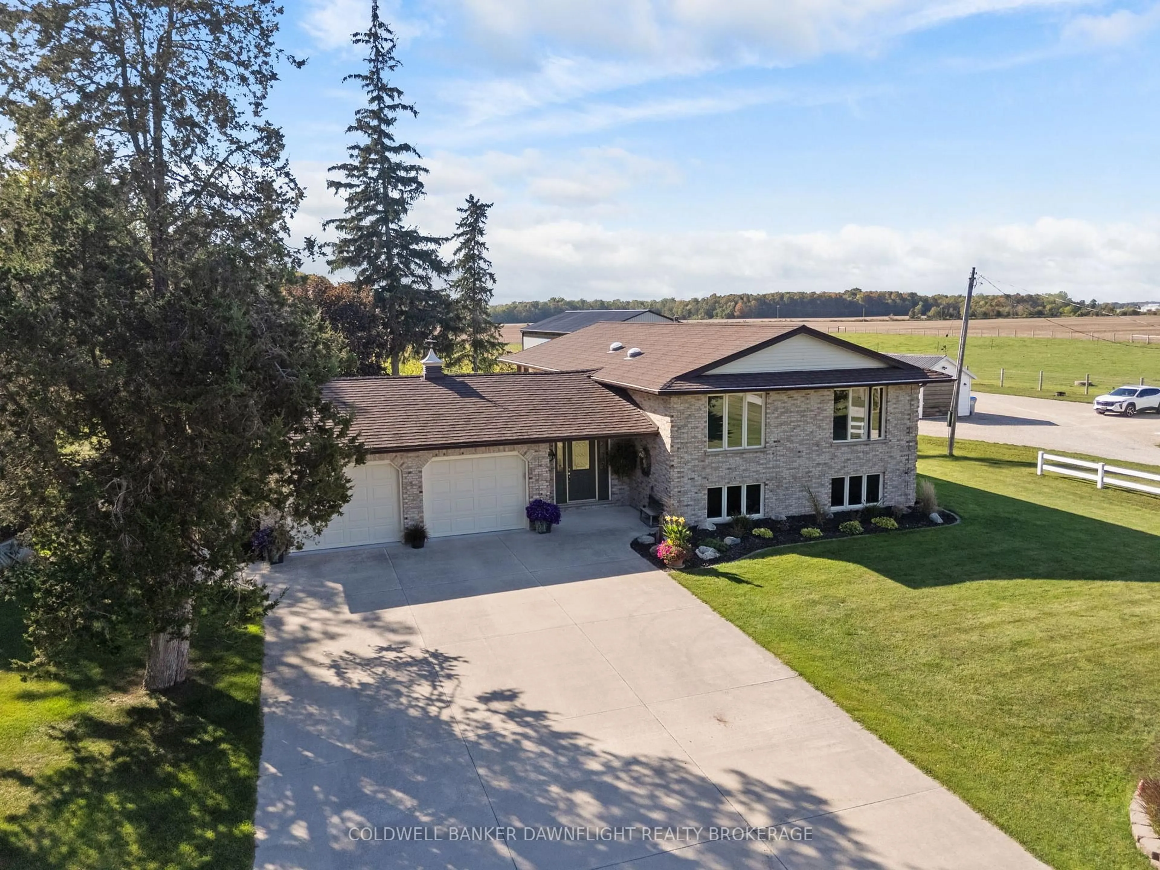 A pic from outside/outdoor area/front of a property/back of a property/a pic from drone, street for 72471 London Rd, Bluewater Ontario N0M 1X0