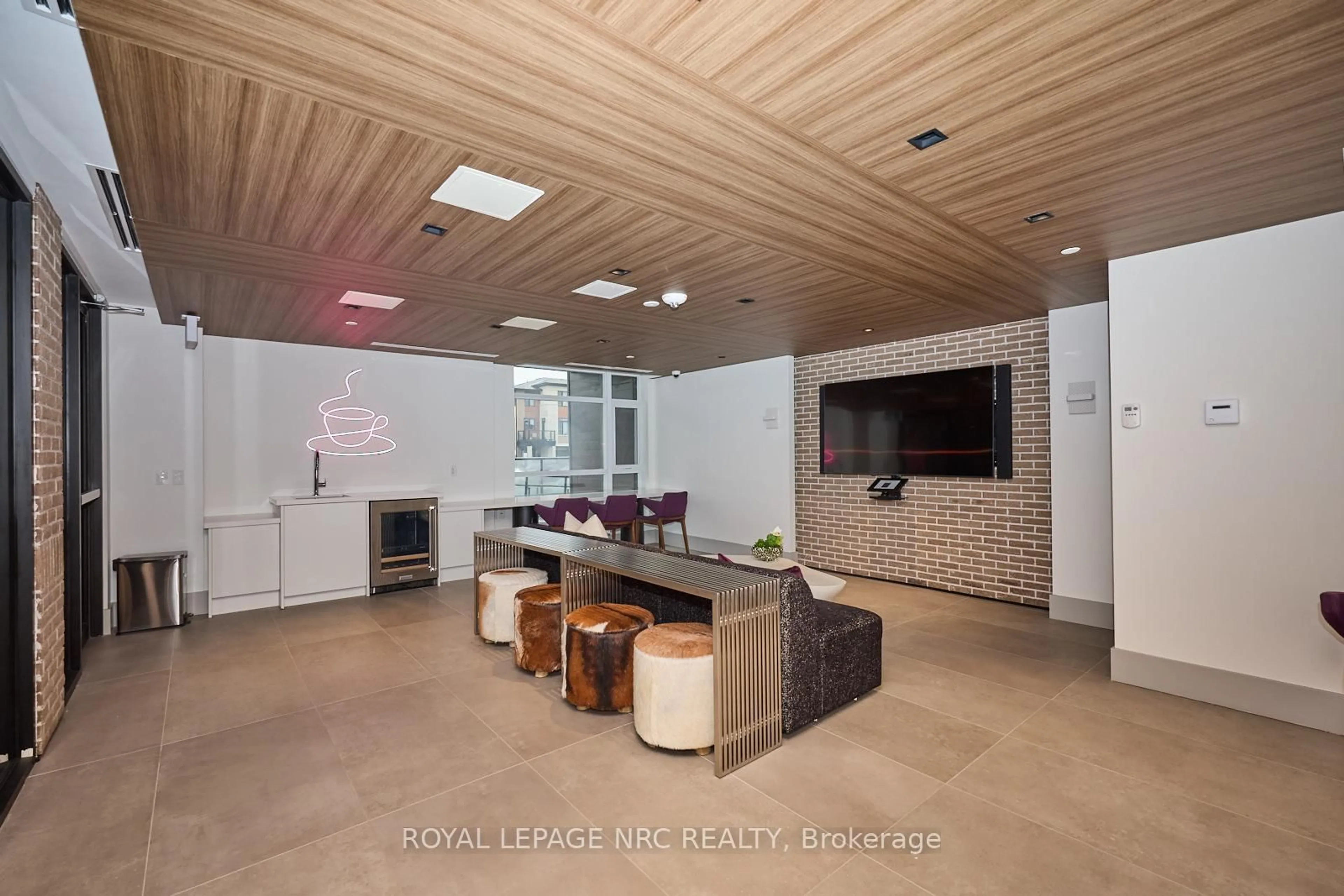 Open concept kitchen, ceramic/tile floor for 600 North Service Rd #221, Hamilton Ontario L8E 0L2