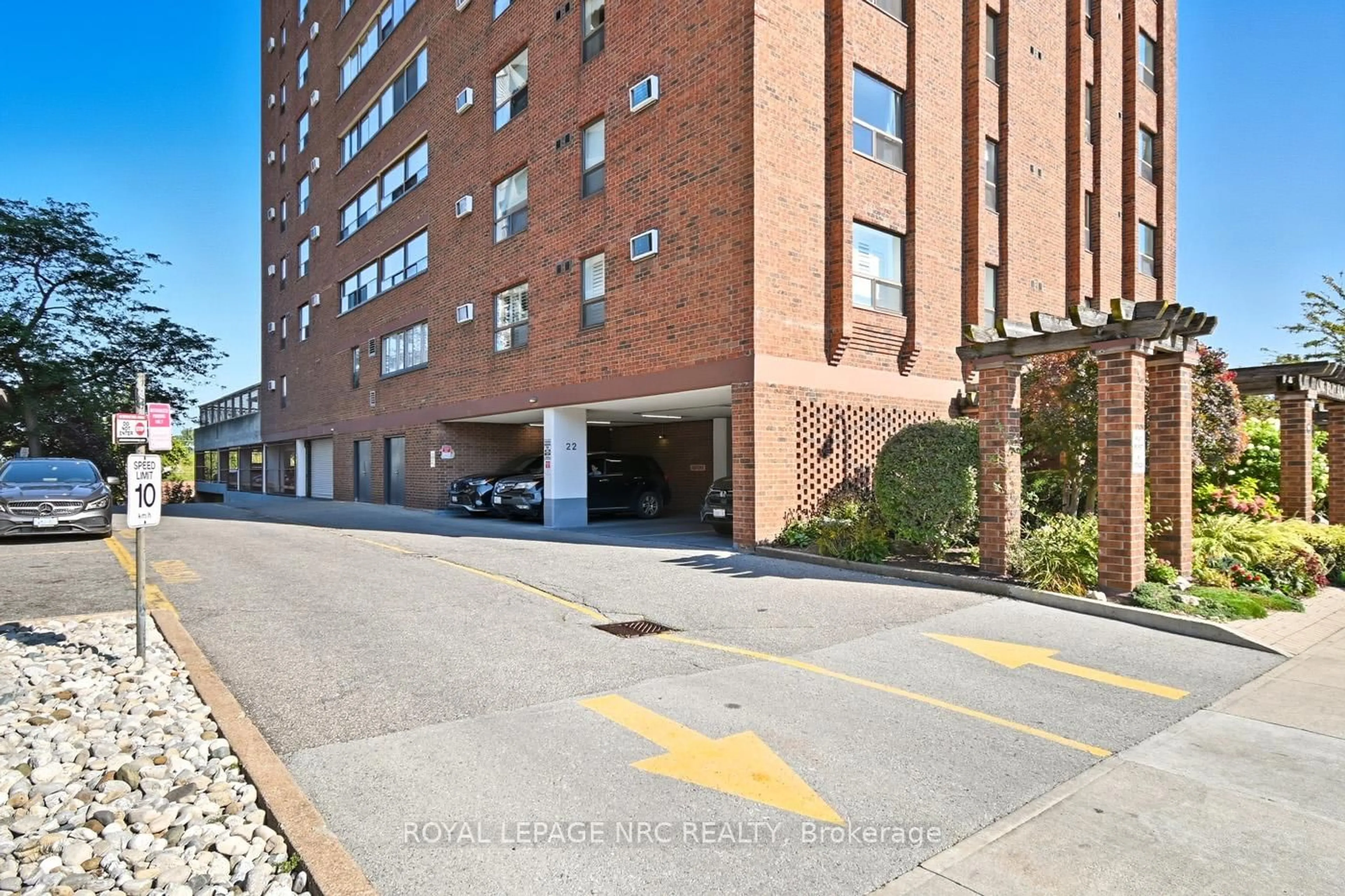 Unknown for 141 Church St #401, St. Catharines Ontario L2R 7L7