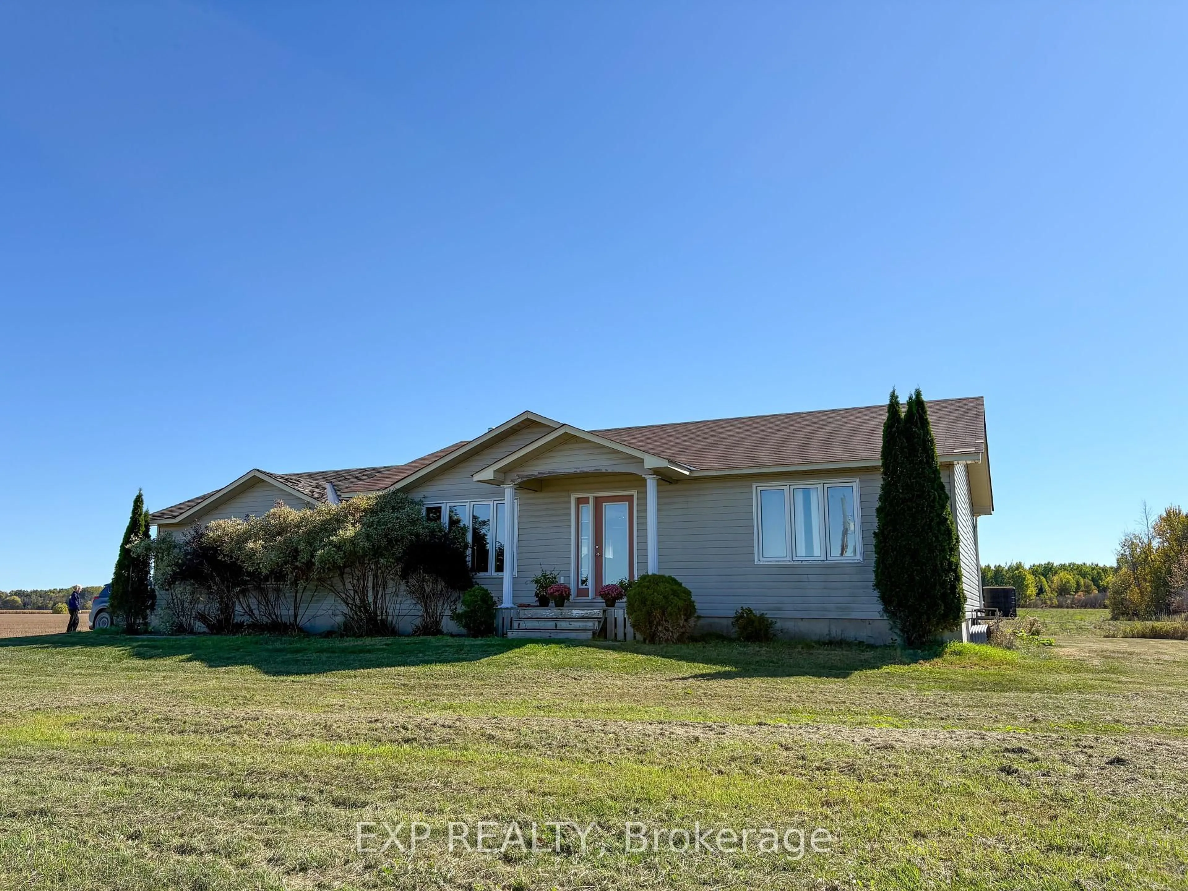 Home with vinyl exterior material, unknown for 575 Braeloch Road Rd, Renfrew Ontario K7V 1P8