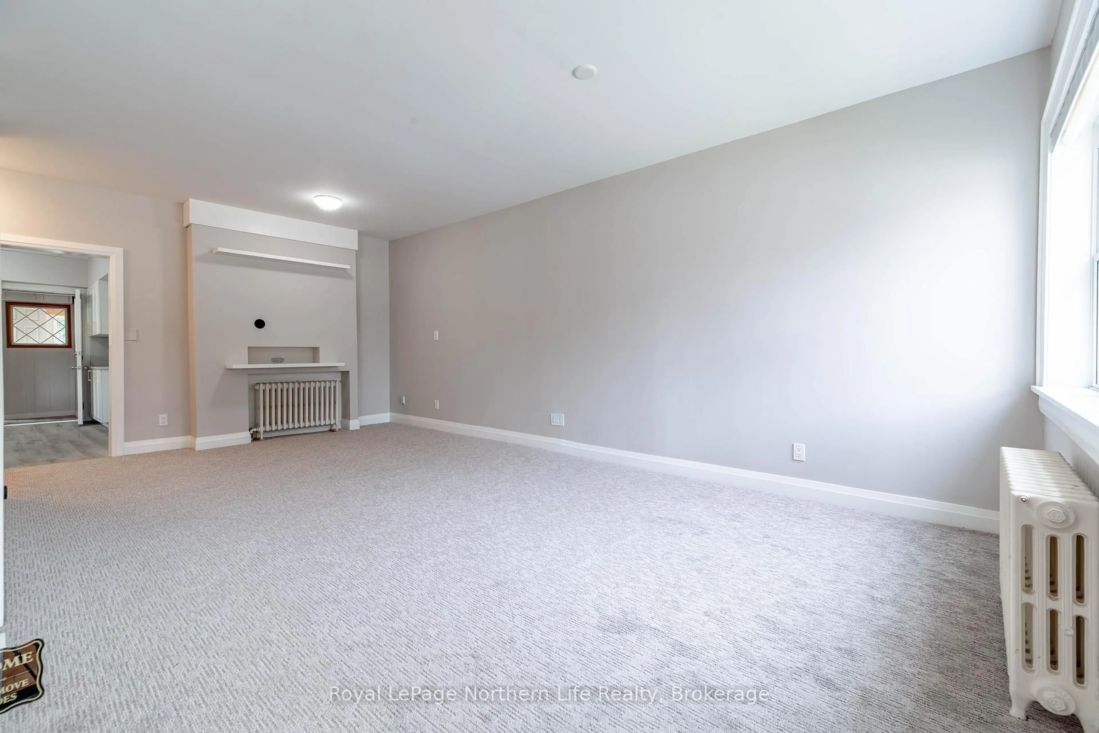 A pic of a room for 360 Worthington St, North Bay Ontario P1B 3B6