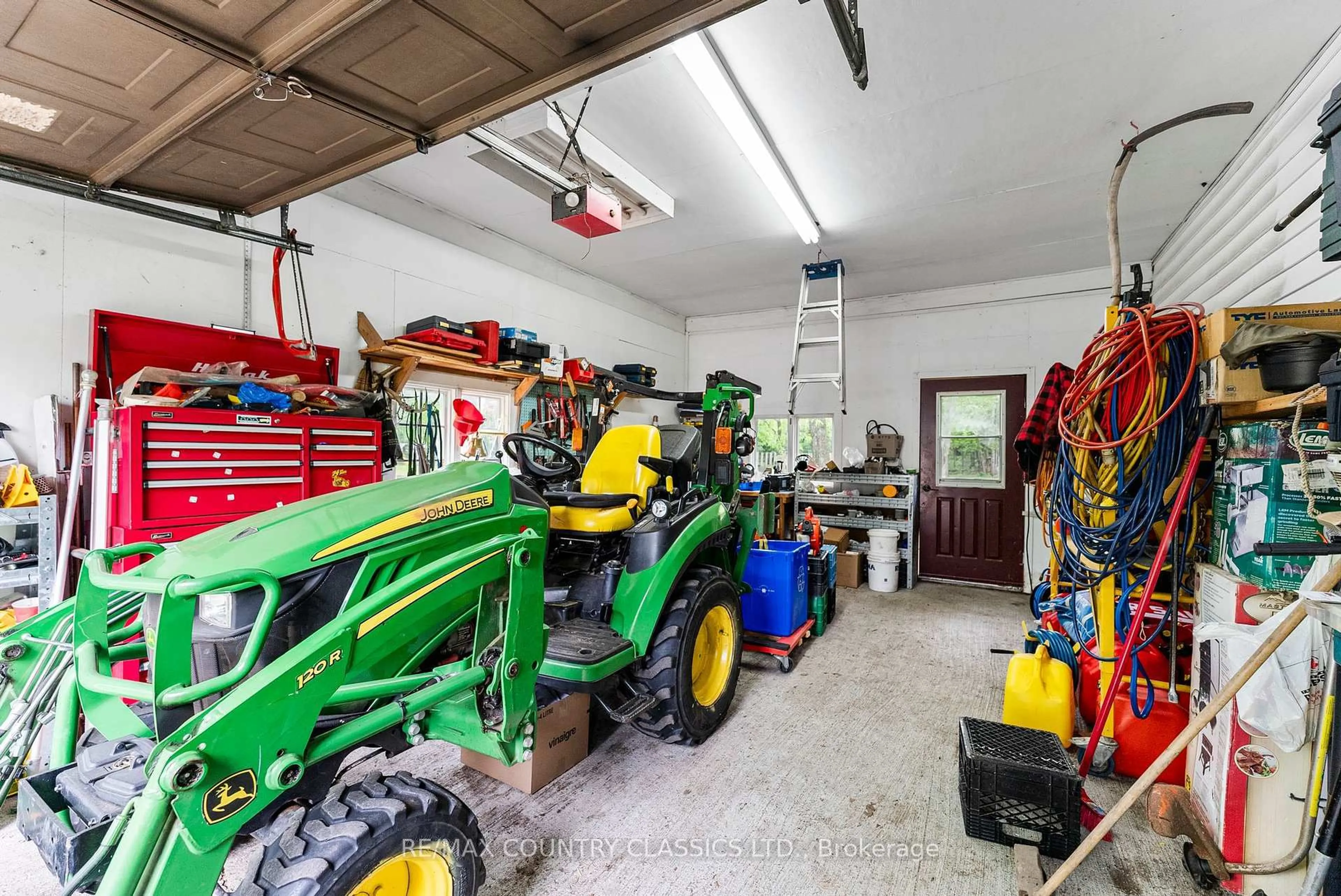 Indoor garage for 351 Chemaushgon Rd, Bancroft Ontario K0L 1C0
