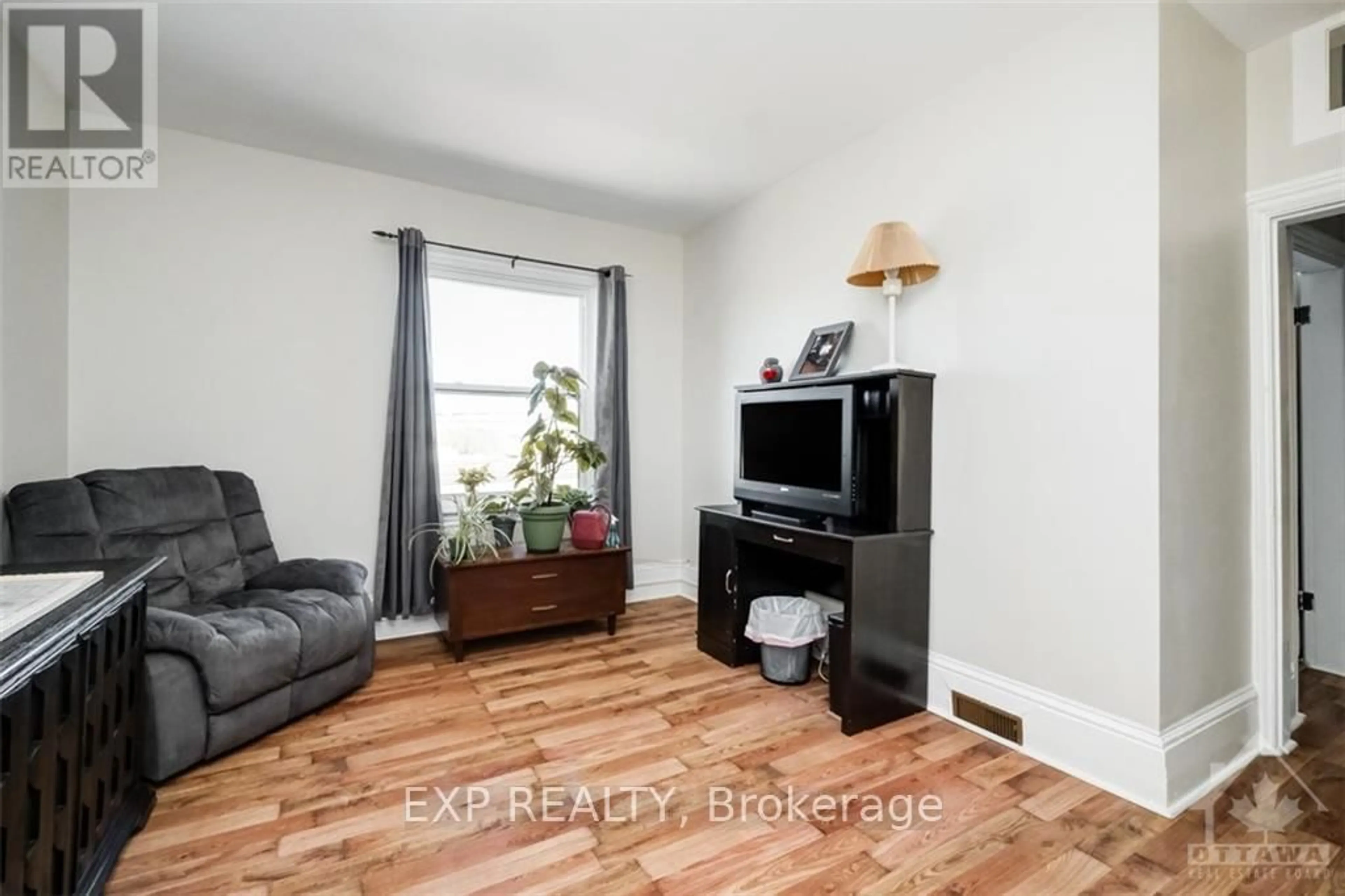 A pic of a room for 70-72 Victoria Ave, Smiths Falls Ontario K7A 2P5