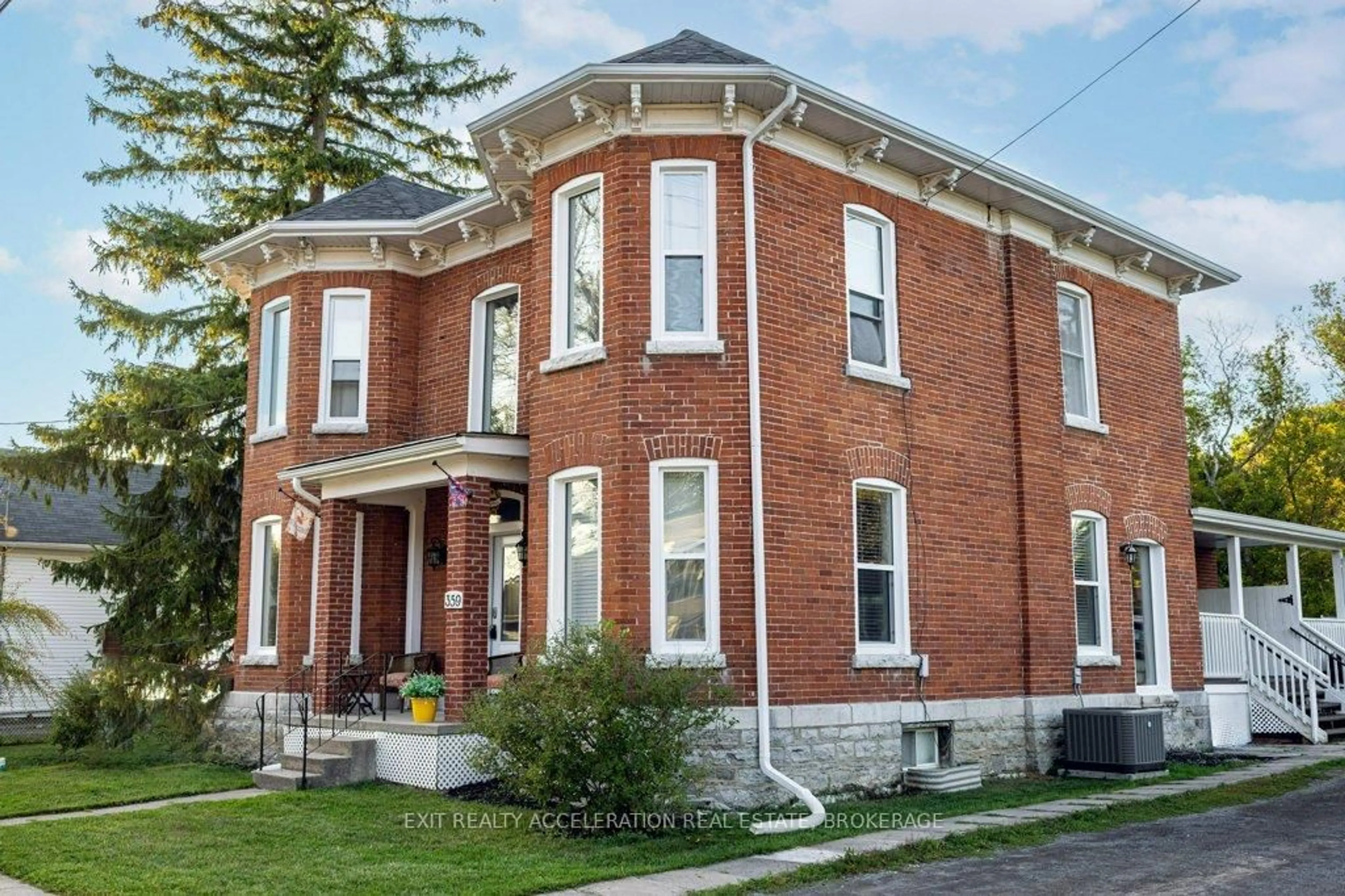 Home with brick exterior material, building for 359 Thomas St, Deseronto Ontario K0K 1X0