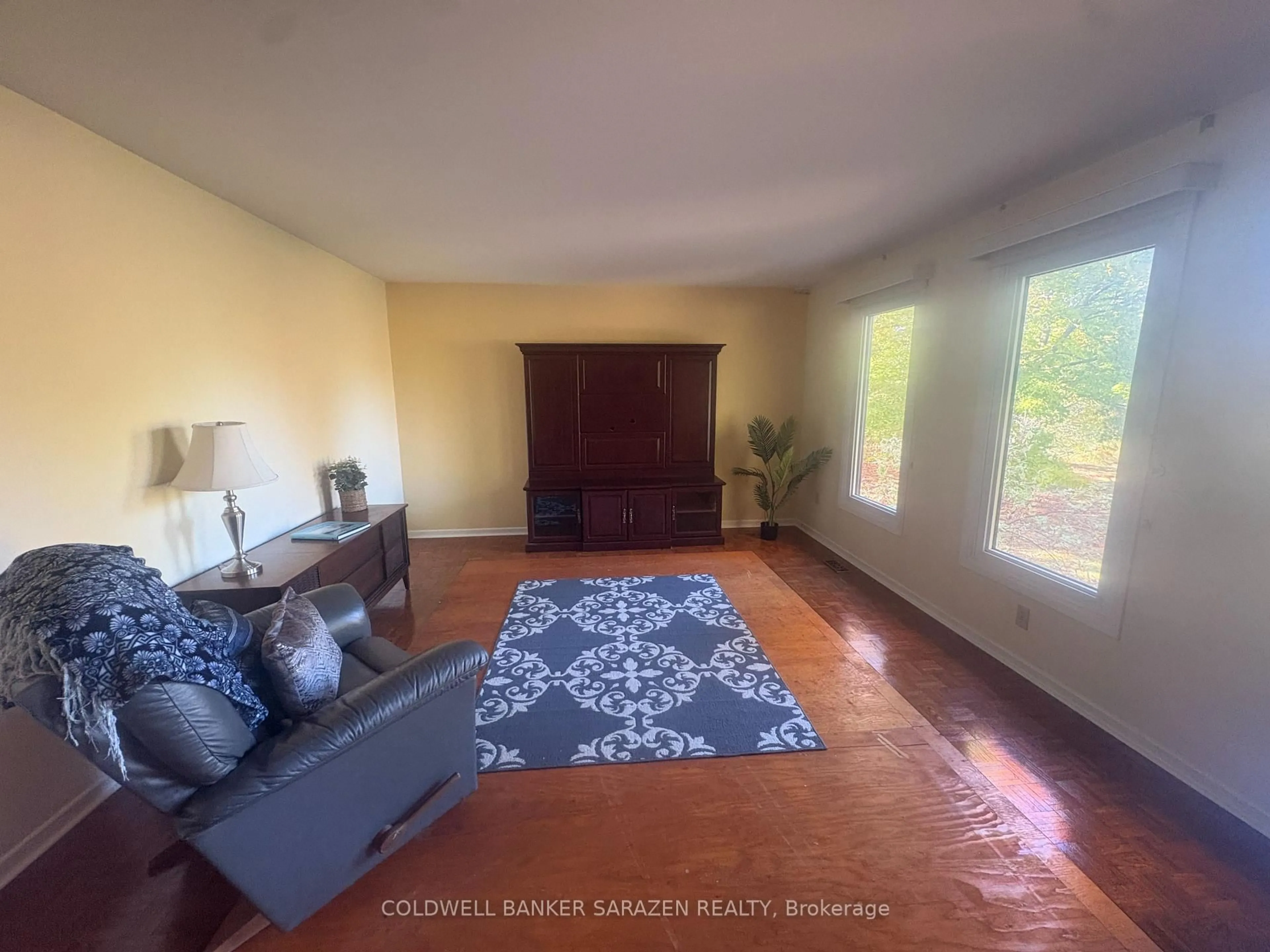 Living room with furniture, unknown for 1273 Usborne St, Braeside Ontario K0A 1G0