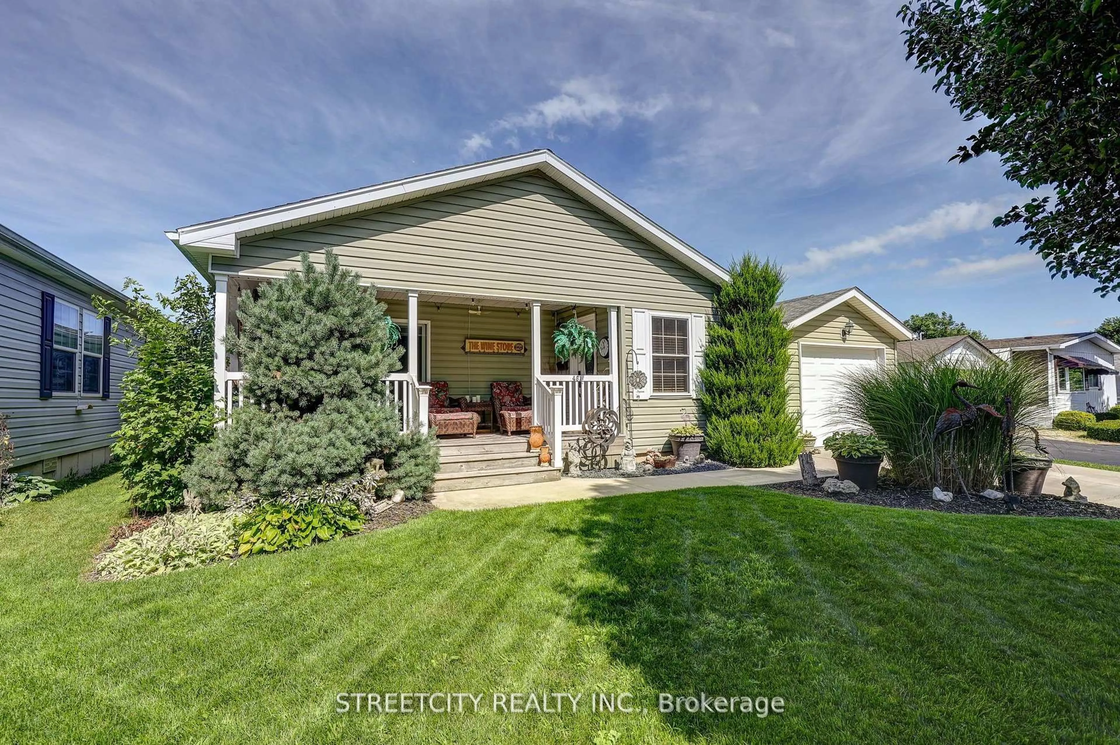 Home with vinyl exterior material, street for 481 Richard Cres, Strathroy-Caradoc Ontario N7G 3P4