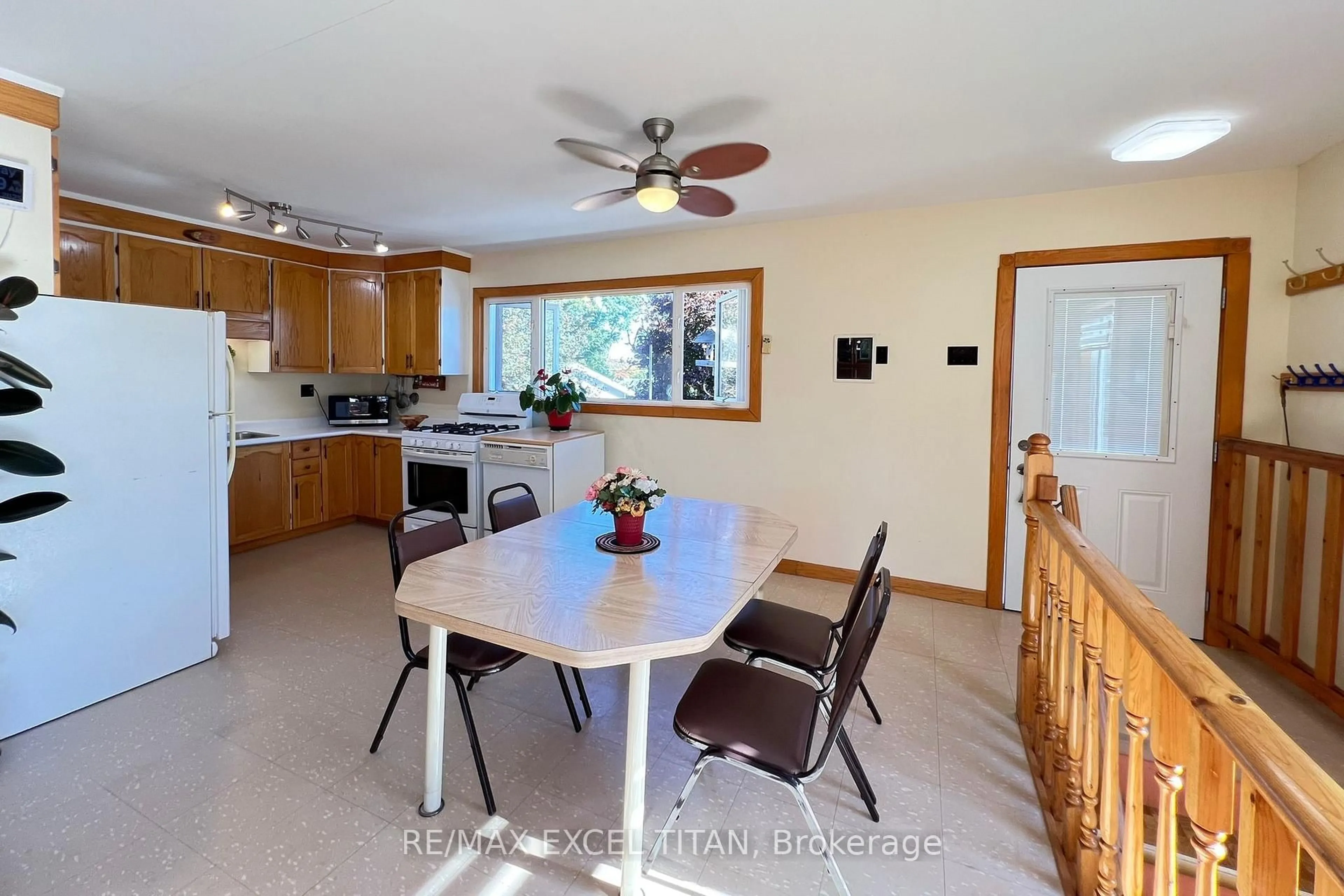 Open concept kitchen, ceramic/tile floor for 129 Axmith Ave, Elliot Lake Ontario P5A 1B9